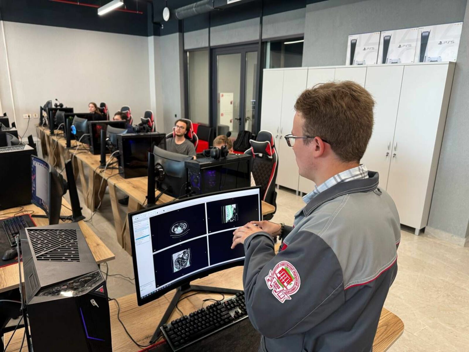 В Башкирии ученые обсудили безопасное применение ИИ в образовании и медицине