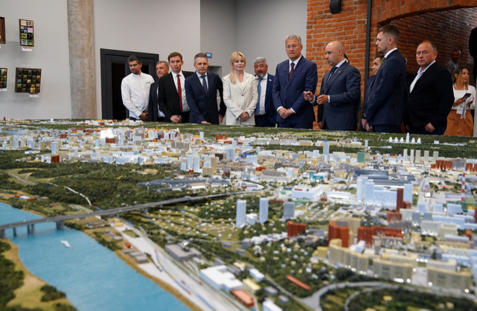 Радий Хабиров поблагодарил застройщиков Башкирии за вклад в развитие отрасли