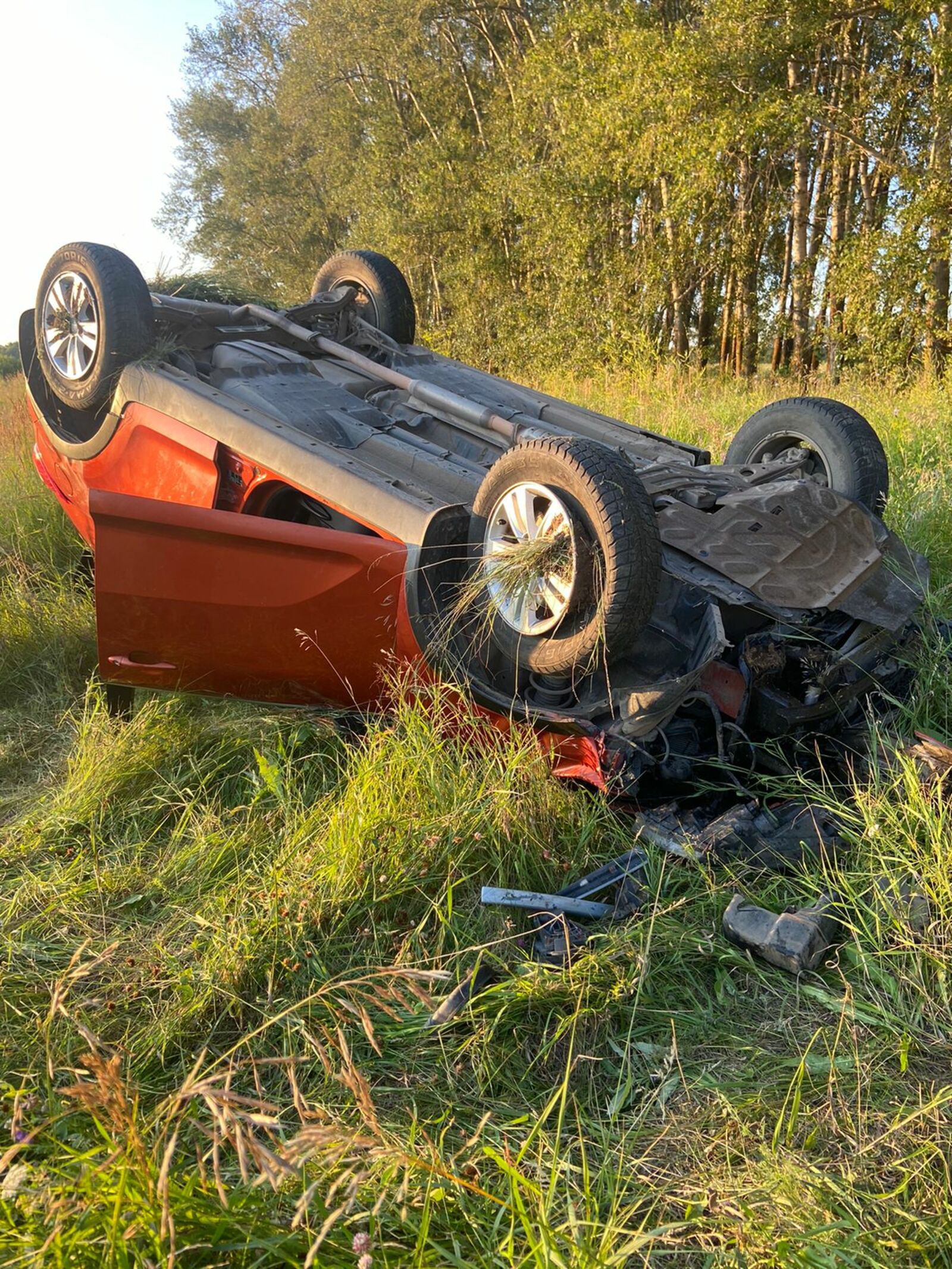 В Башкирии автомобиль под управлением 18-летнего водителя вылетел в кювет