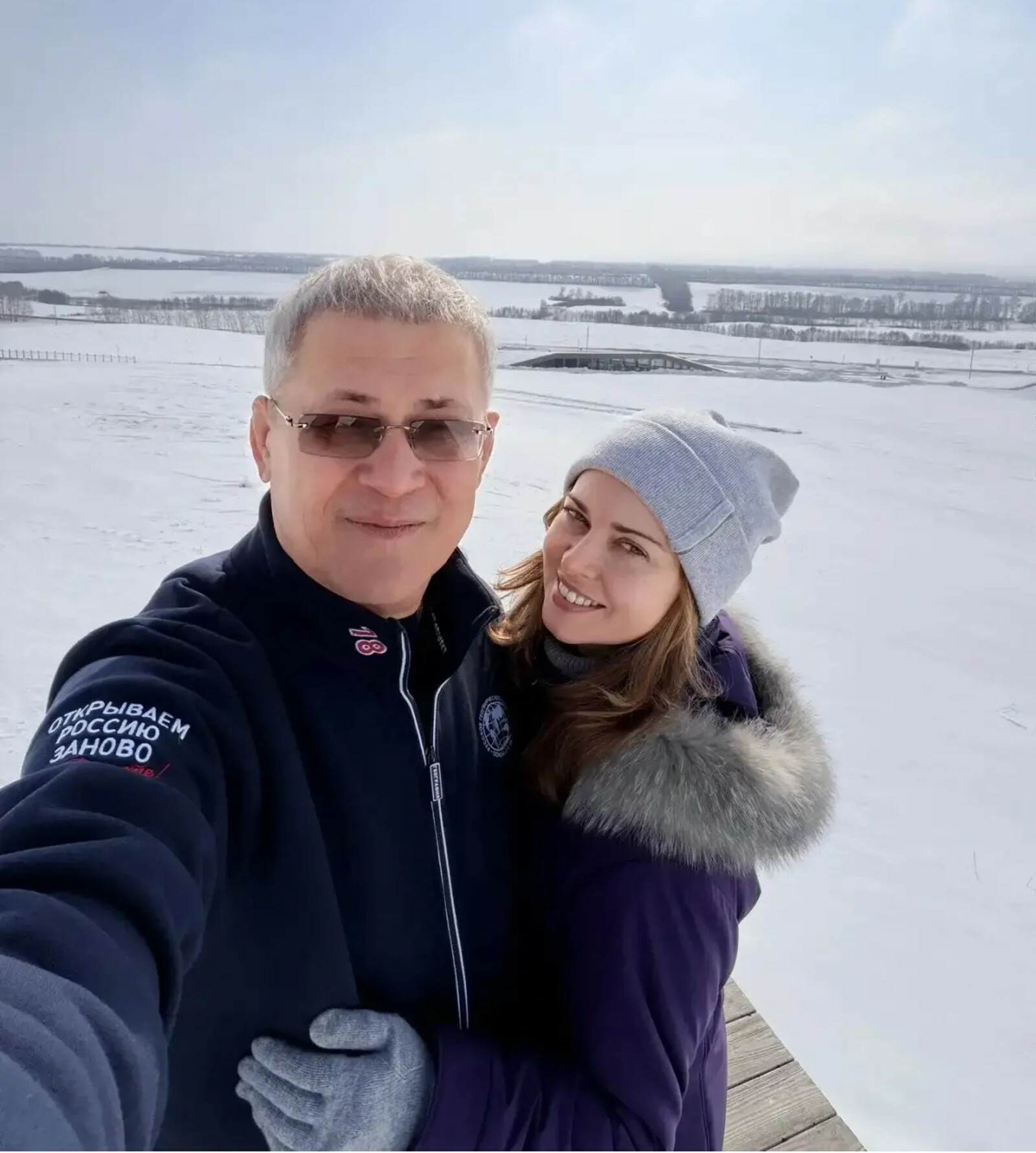 Глава Башкирии посетил мавзолей Тура-хана с семьей