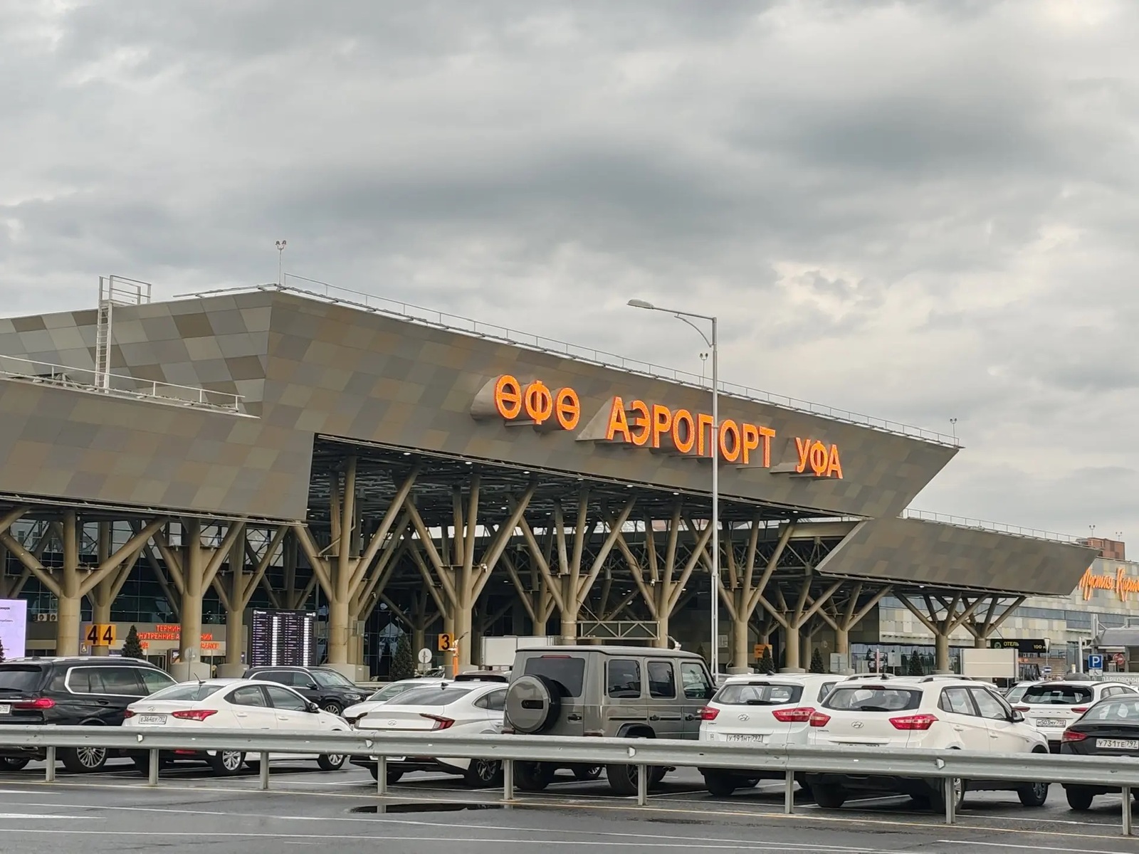 Глава Башкирии поручил организовать помощь для туристов на Ближнем Востоке