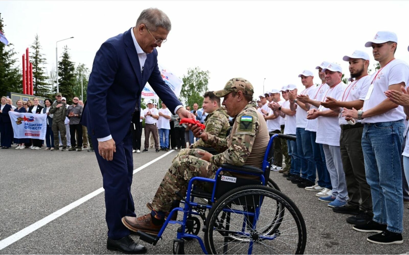 В Башкирии ветеранам СВО вручили ключи от автомобилей