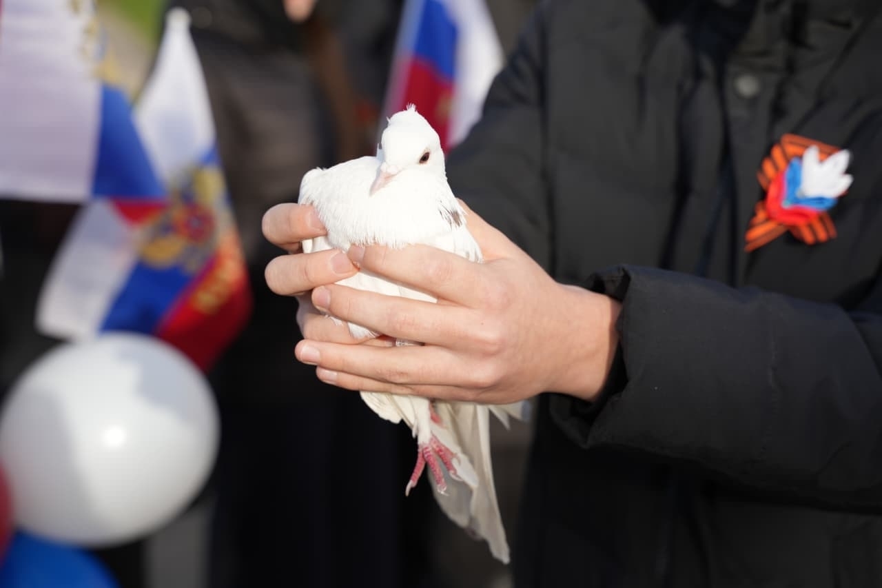 Глава администрации Туймазинского района возложил цветы к обелиску