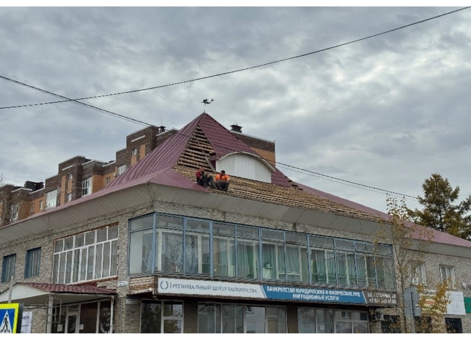В Туймазах отремонтировали кровлю здания