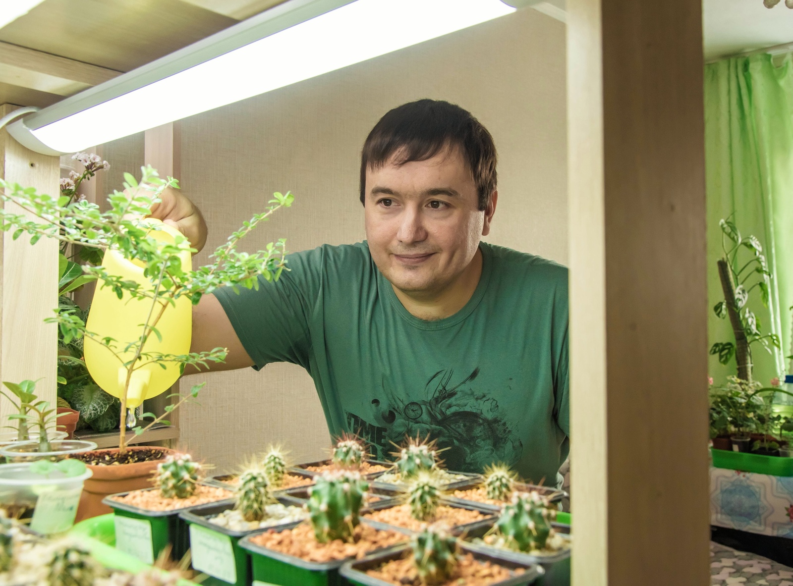 Наладчик литейных машин из Туймазов занимается выращиванием домашних цветов