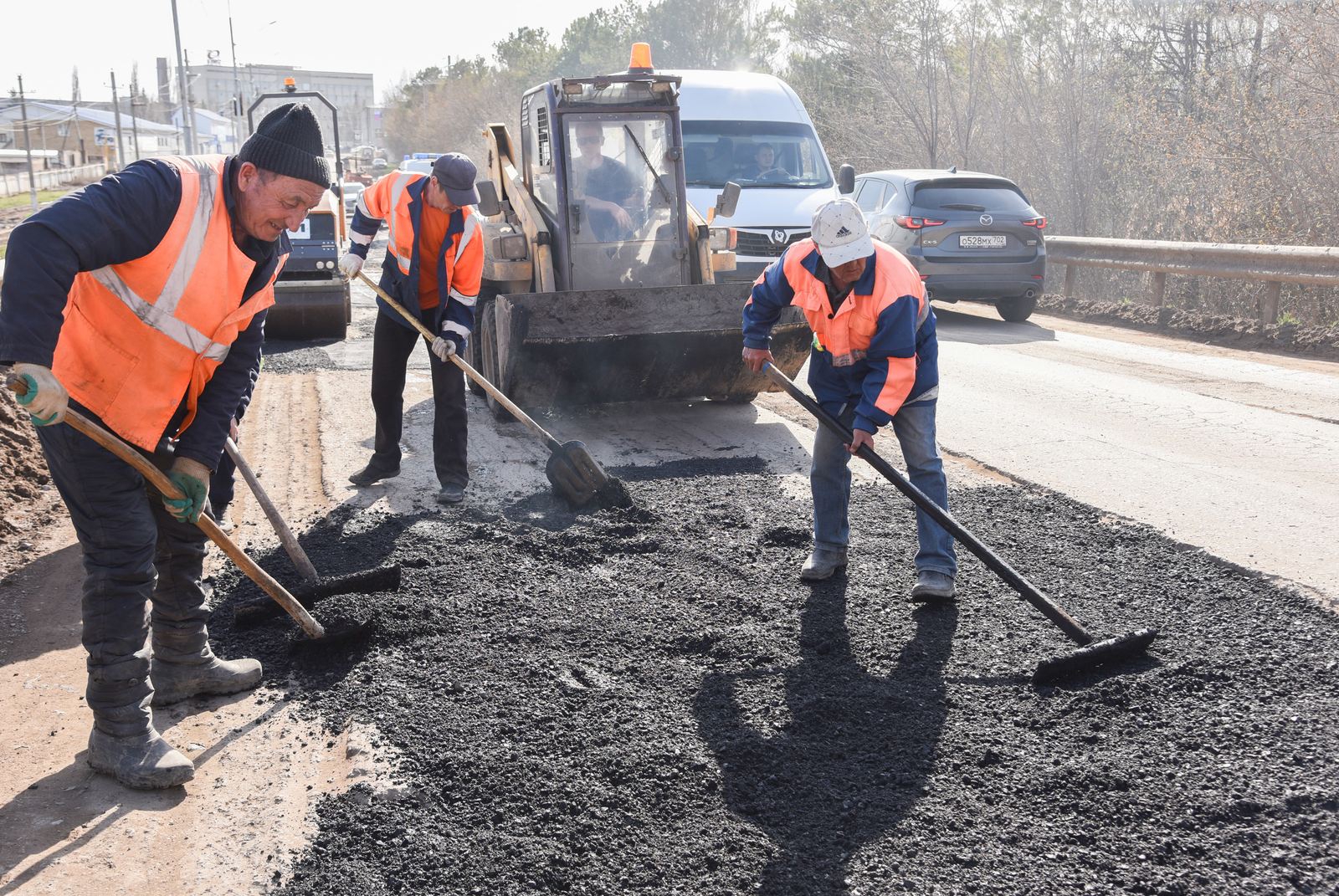 В Туймазах начали ремонтировать подходы к путепроводу возле завода