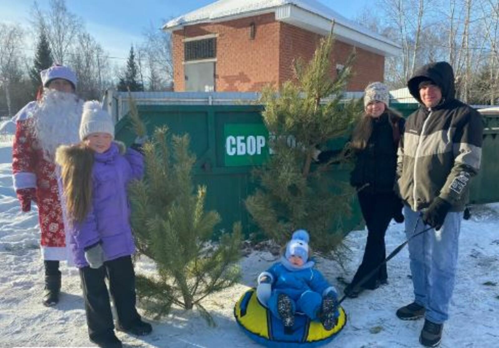 Жители Туймазов сдали на переработку 53 елки