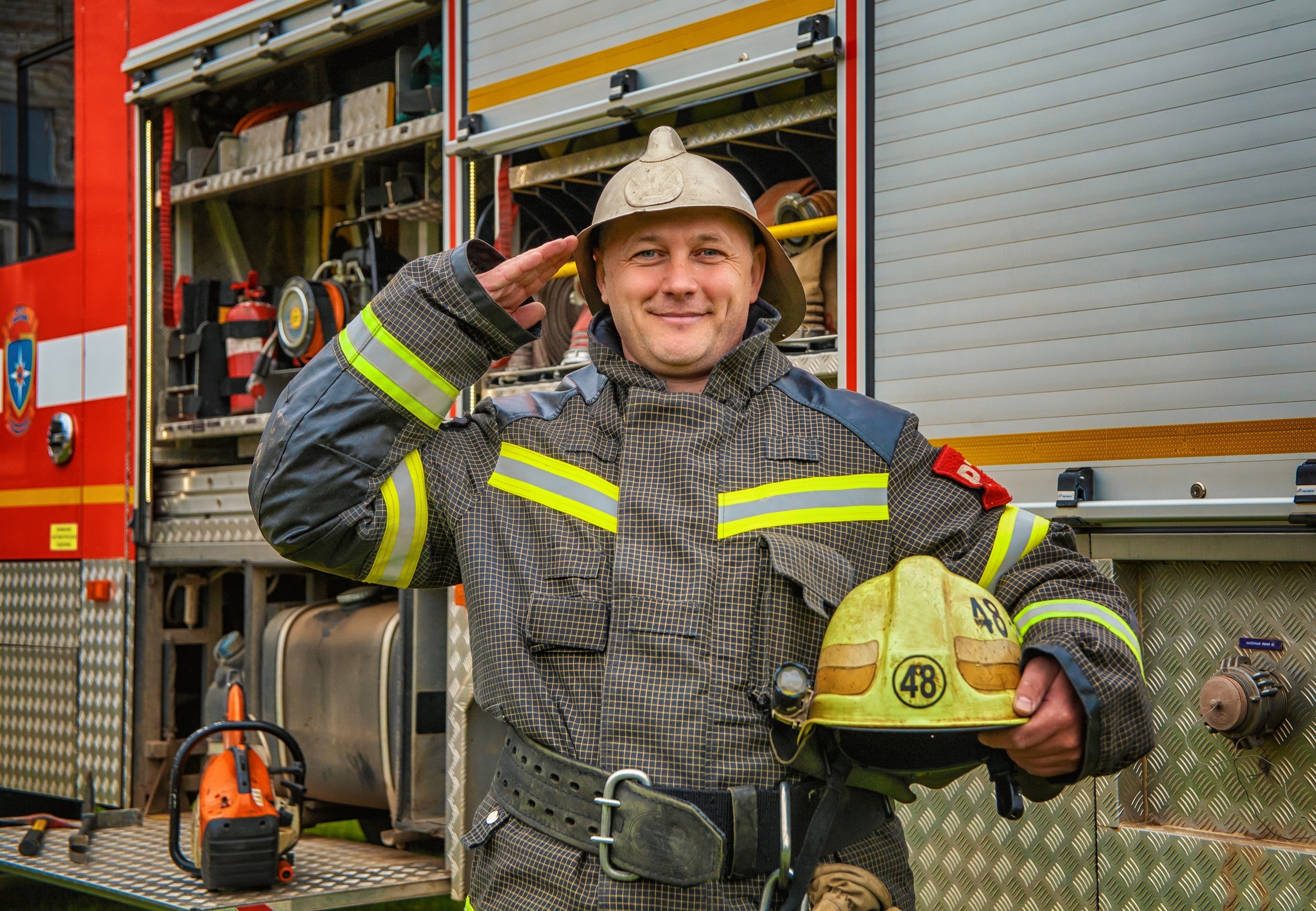 В Туймазах пожарные приняли участие в брутальной фотосессии - фоторепортаж