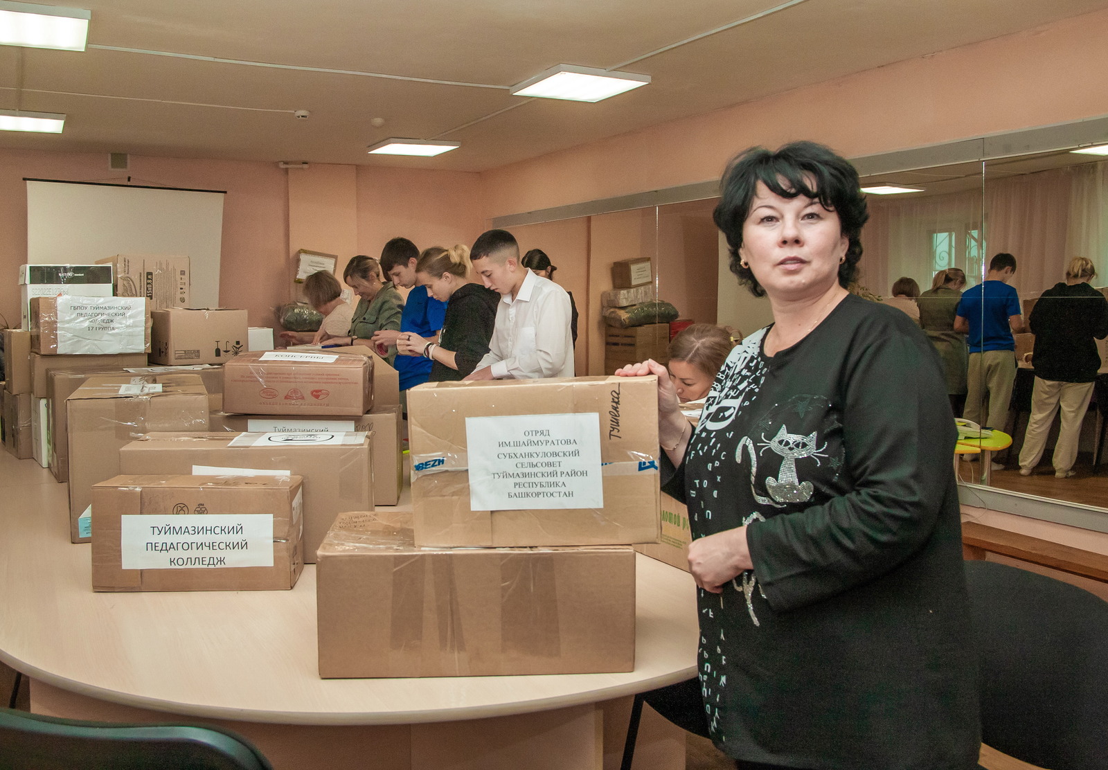 Пирожки, свитер, пастила. Что несут жители Туймазов в качестве гуманитарной помощи мобилизованным землякам