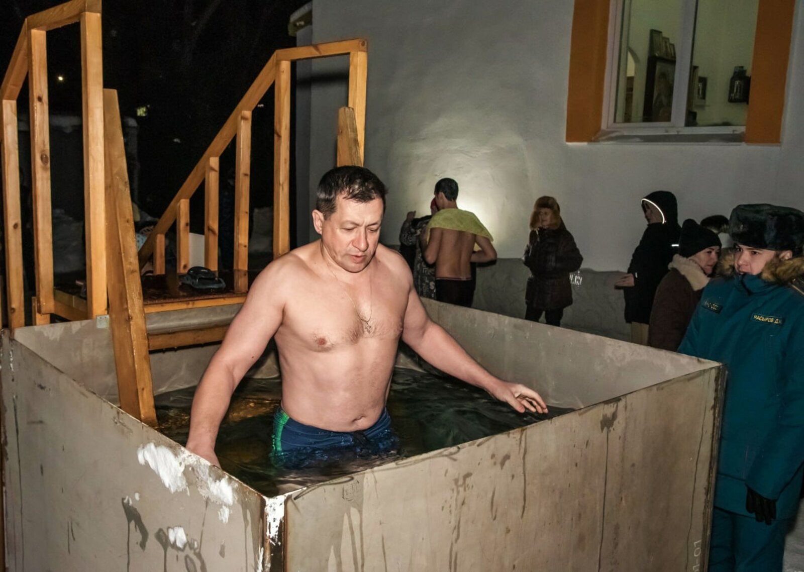 Журналист «Туймазинского вестника» окунулся в прорубь на Крещение