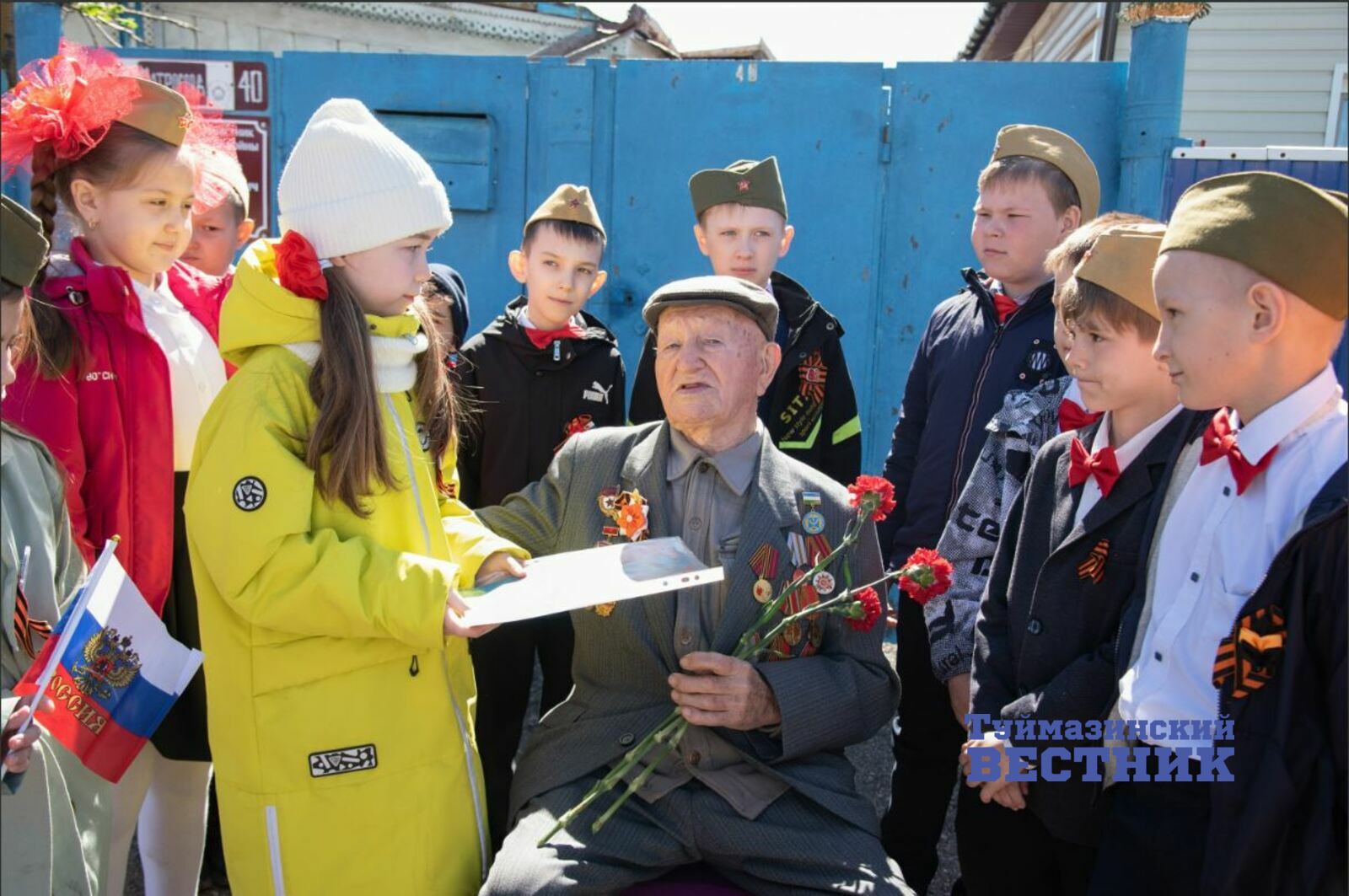 В Туймазах на домах участников войны установили памятные таблички