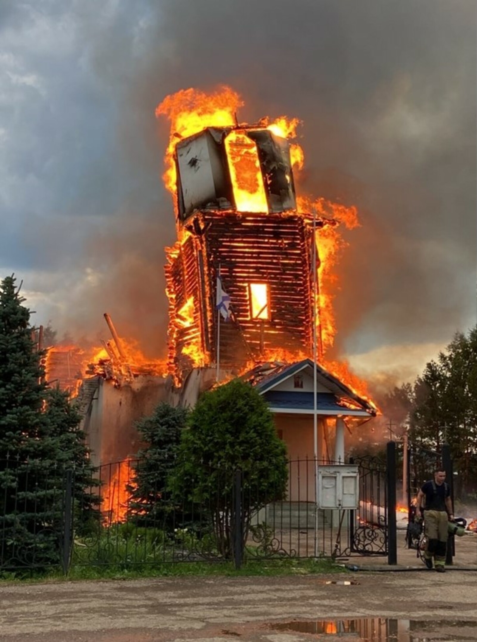 Настоятель сгоревшей в Туймазах церкви рассказал подробности ЧП