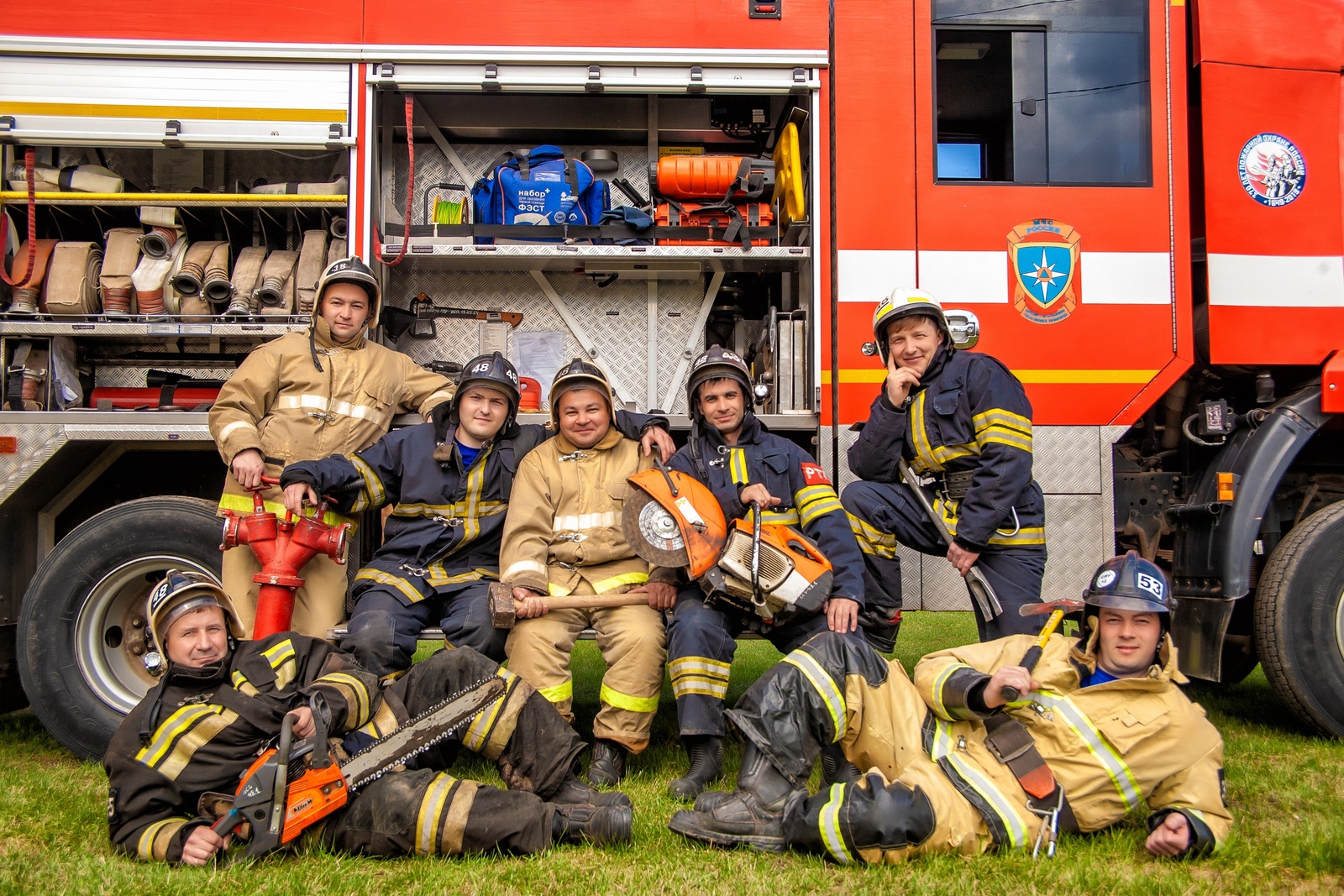 В Туймазах пожарные приняли участие в брутальной фотосессии - фоторепортаж