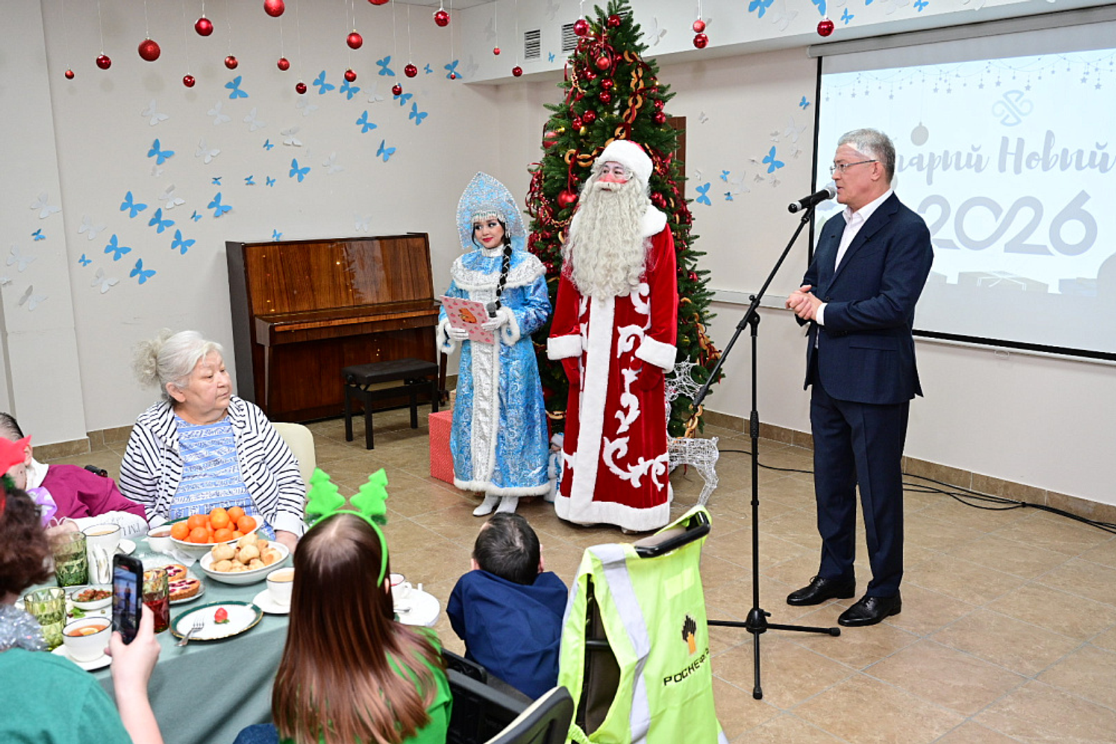 Глава Башкирии поздравил подопечных Уфимского хосписа со старым Новым годом