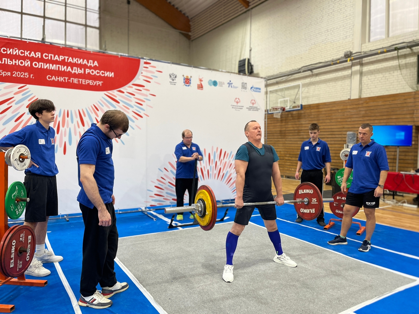 Подопечные Верхнетроицкого ПНИ участвовали в специальной олимпиаде в Питере