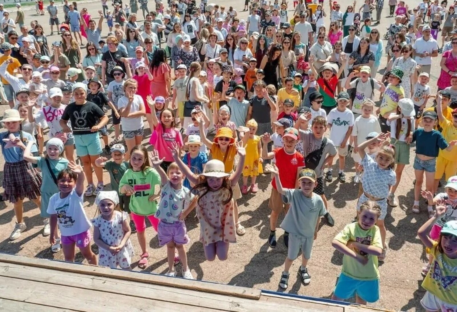 В Туймазах Группа компаний «КирпичХолдинг» устроила праздник детства