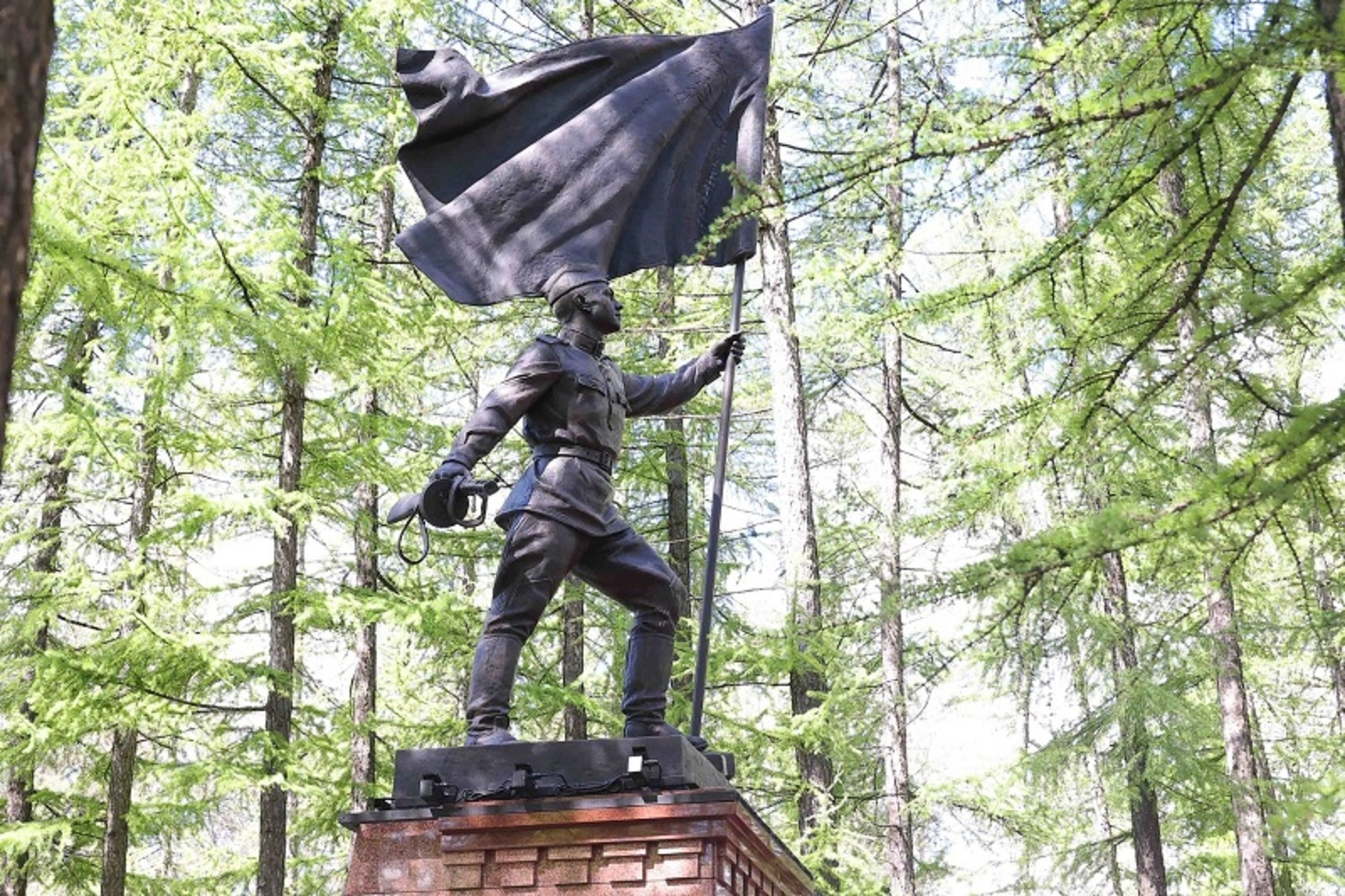 В Башкирии открыли монумент герою войны Газию Загитову