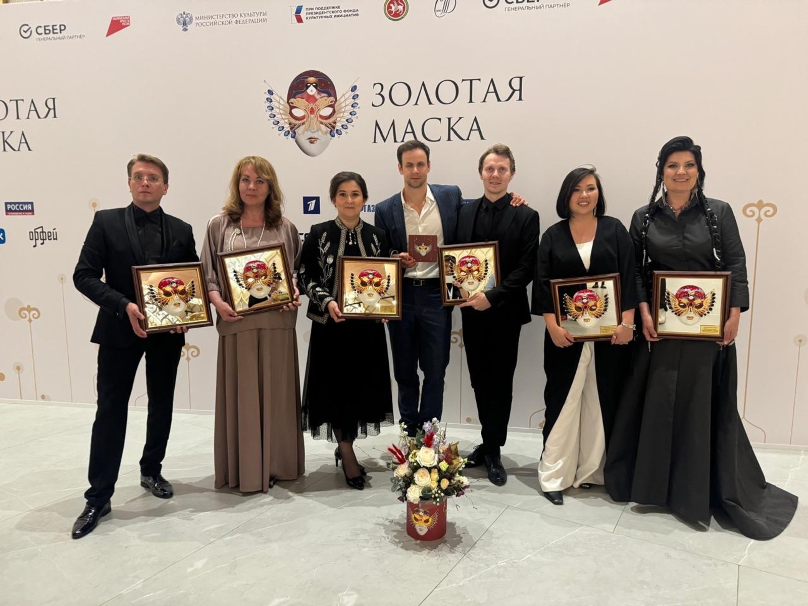 Глава Башкирии поздравил обладателей «Золотой маски»