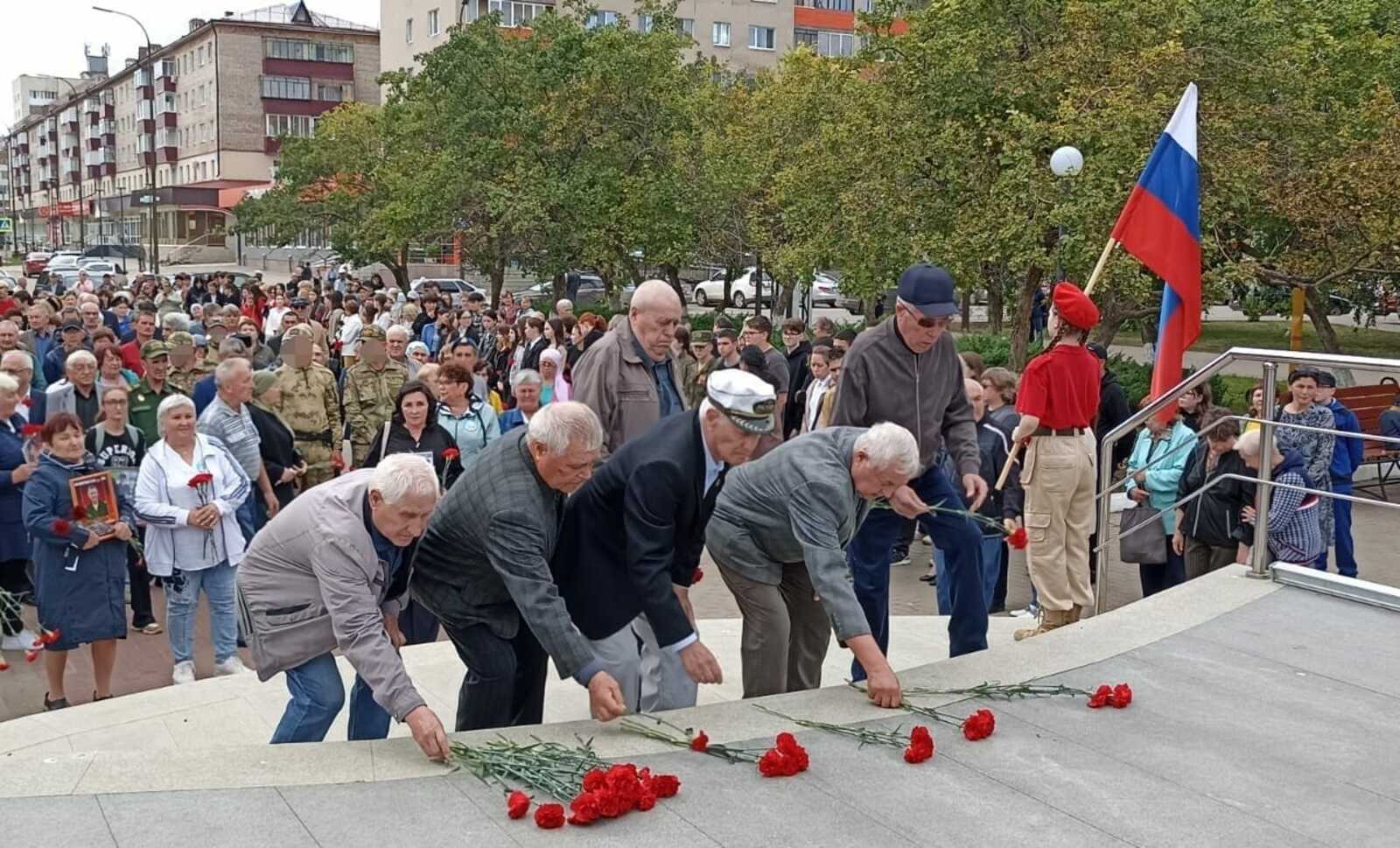 Жители Туймазов приняли участие во всероссийской акции «Минута молчания»