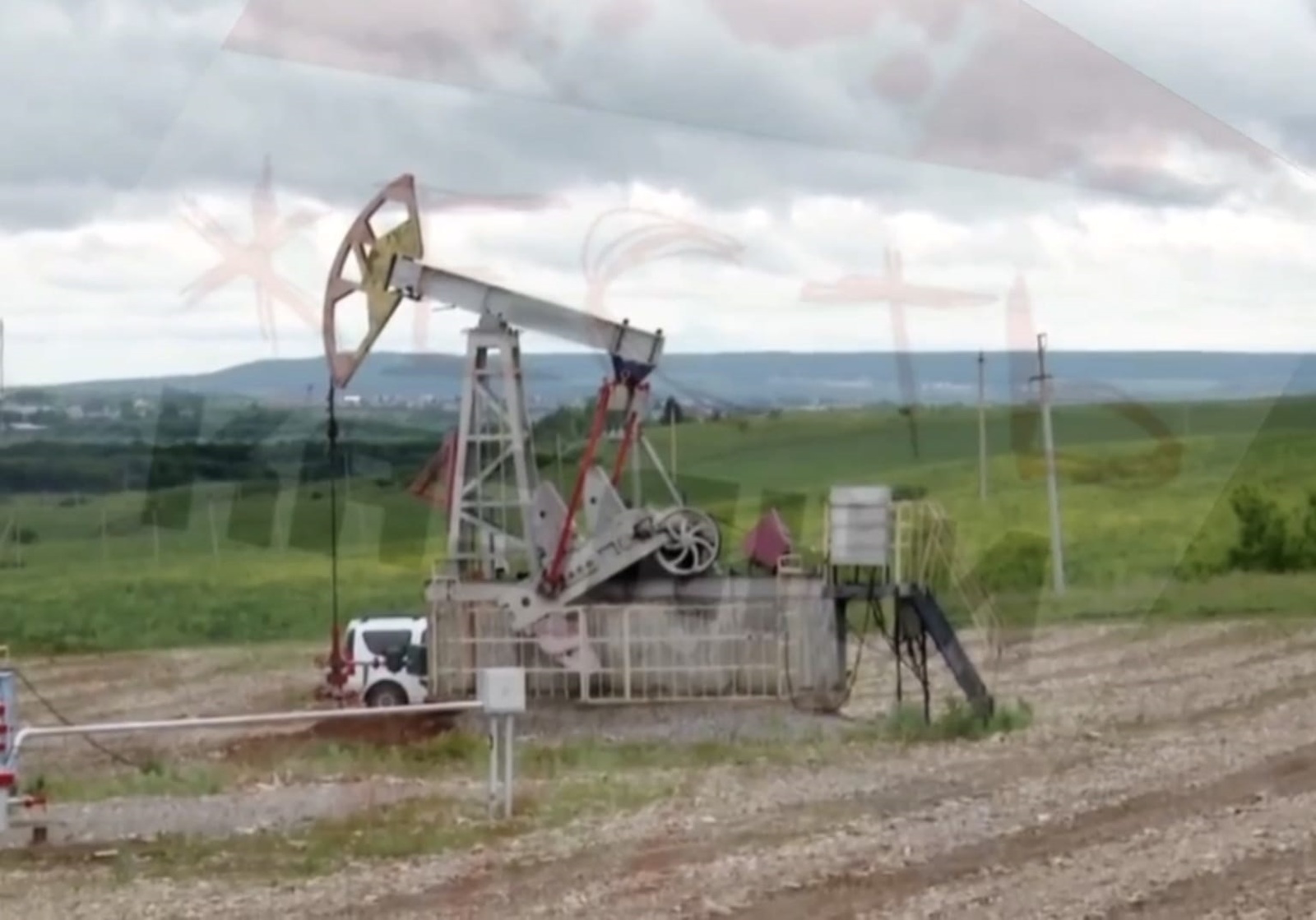 В Татарии подросток решил покататься на нефтяной качалке и погиб