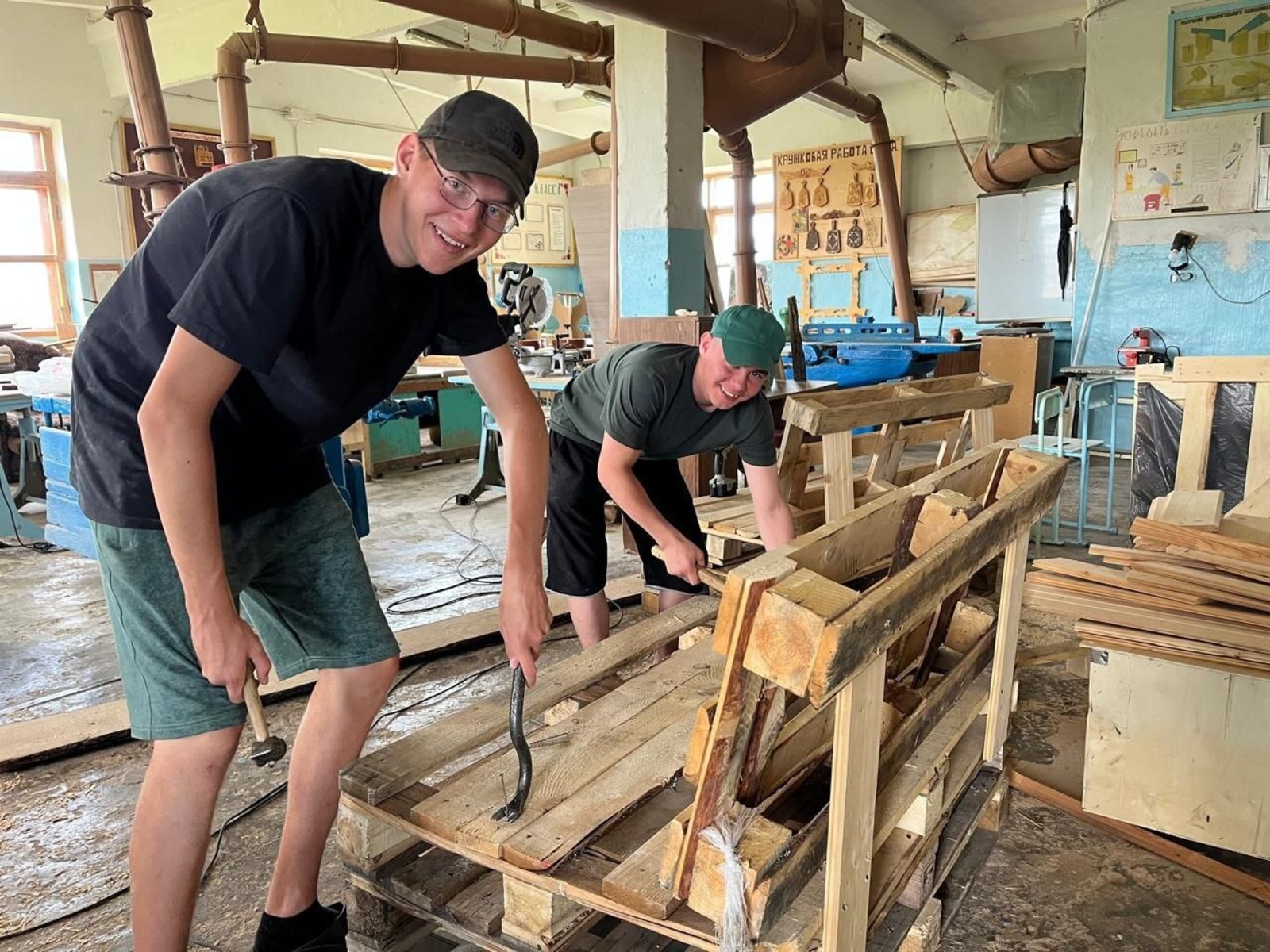 В Башкирии воспитанники спецшколы мастерят арт-объекты