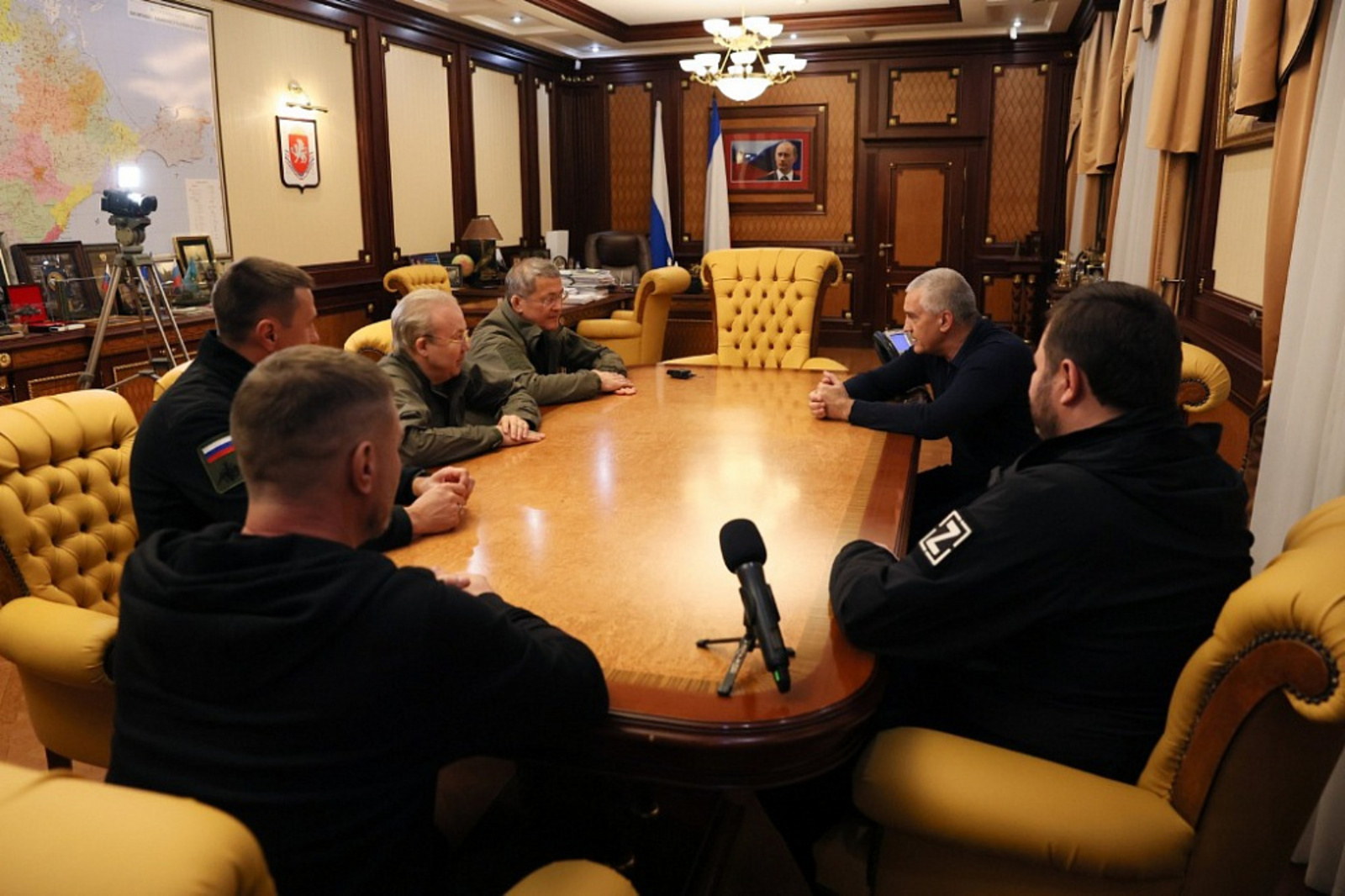 Радий Хабиров встретился с главой Республики Крым Сергеем Аксеновым