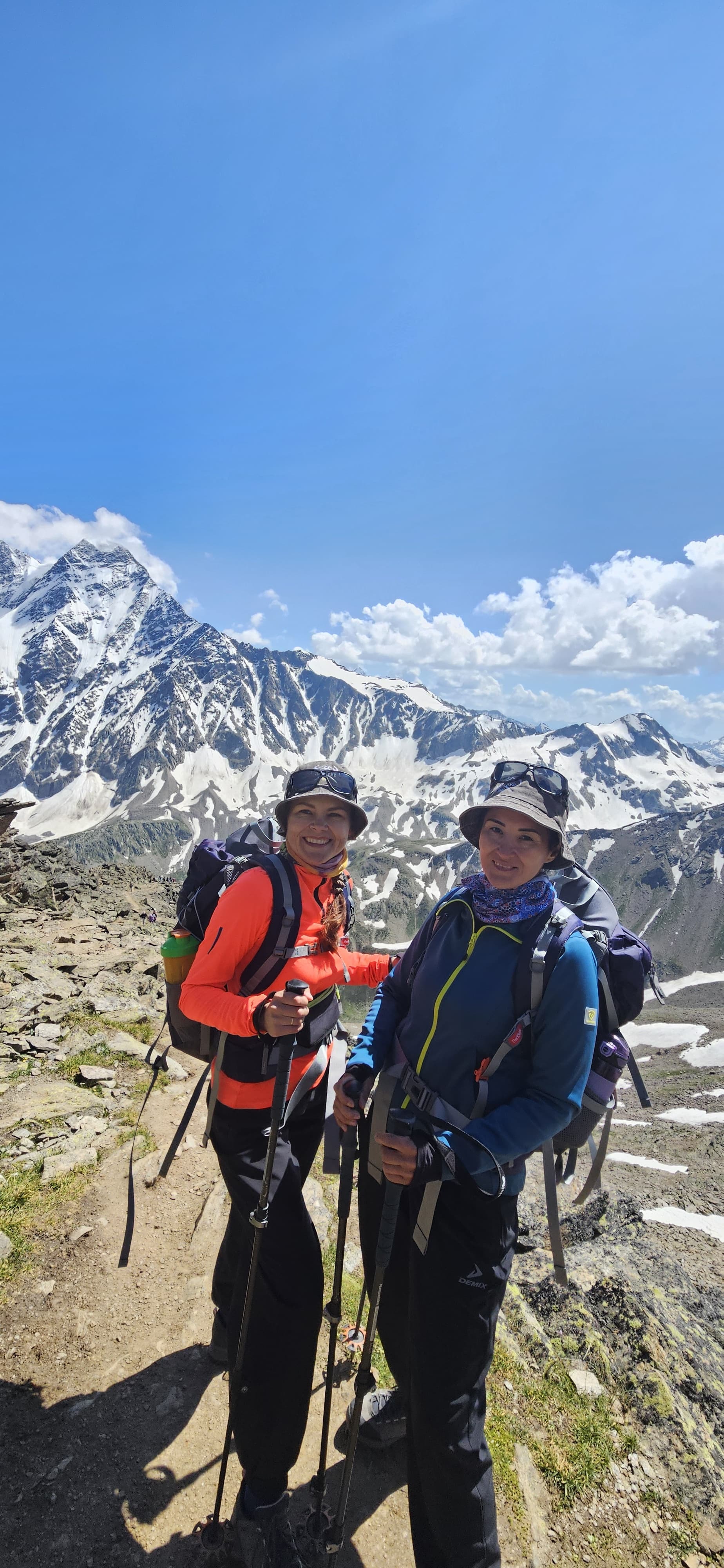 Жительницы Башкирии поднялись на Эльбрус