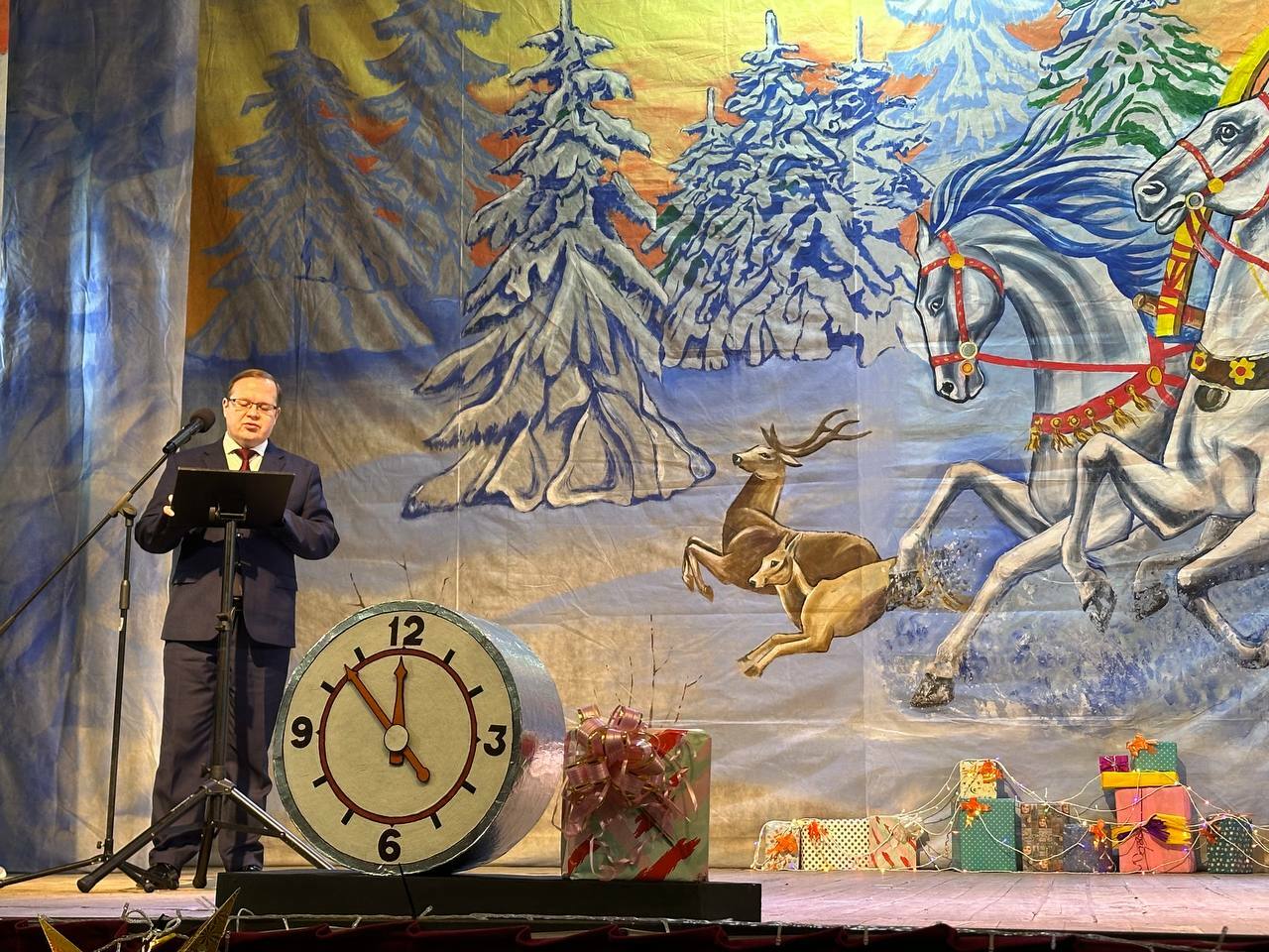 В Туймазах прошла Новогодняя елка для одаренных детей