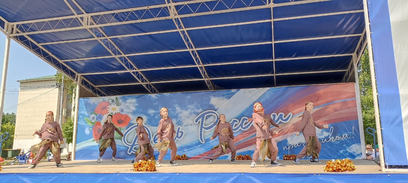 В Туймазах прошел праздничный концерт ко дню России