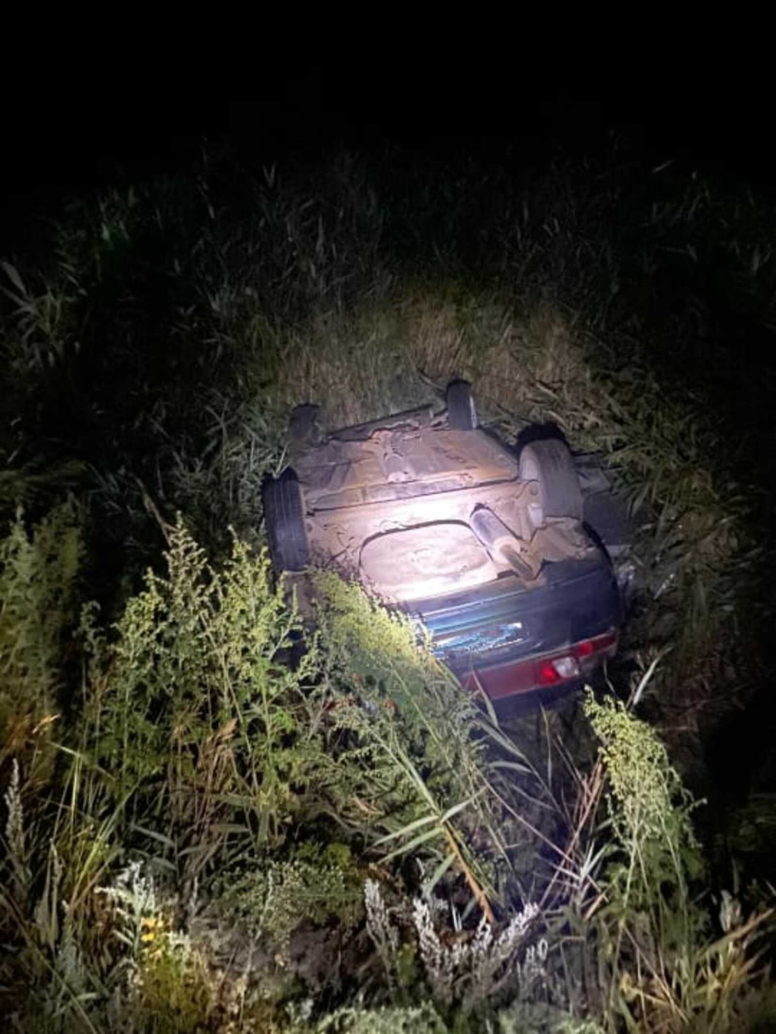 В Башкирии автомобилист съехал в кювет и опрокинул машину