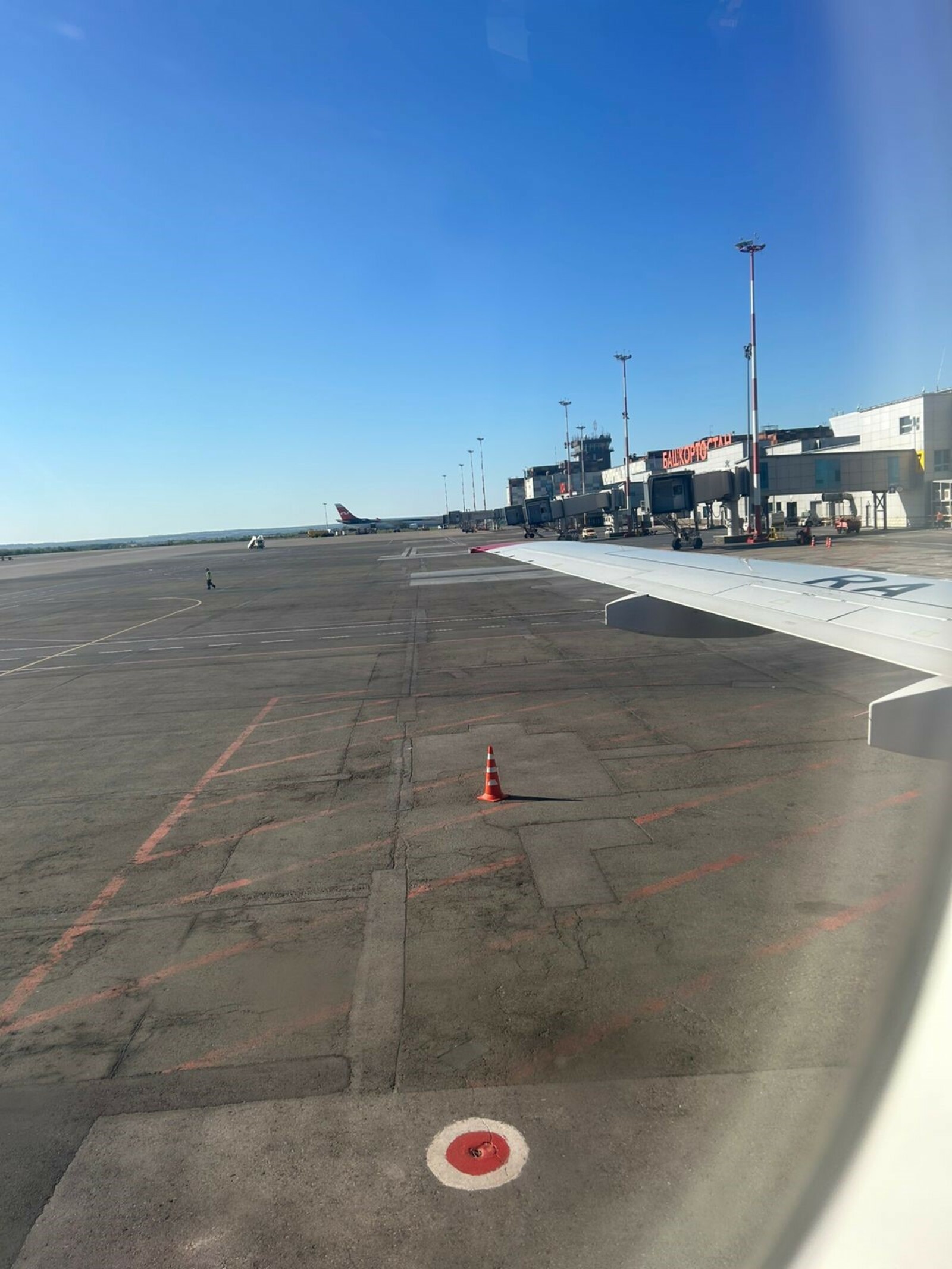 В Геленджике впервые за три года приземлился самолет