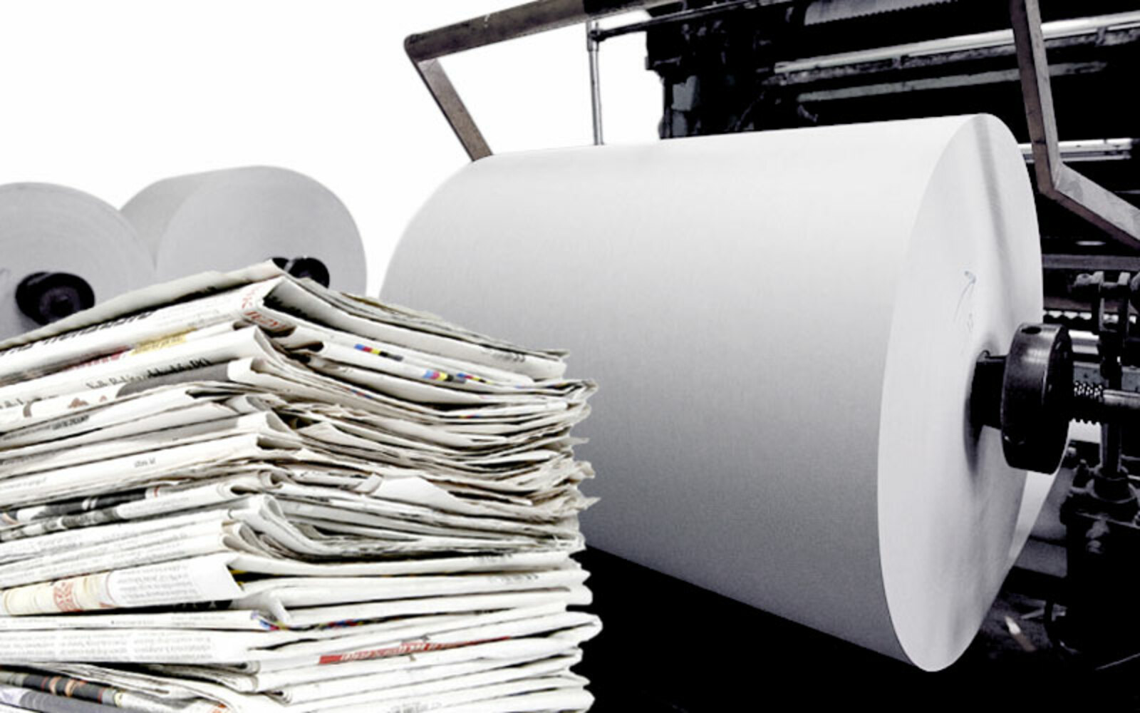Печать газет журналов. Печатный станок для газет. Печать газеты в типографии. Станок для печати газет. Газетная типография.