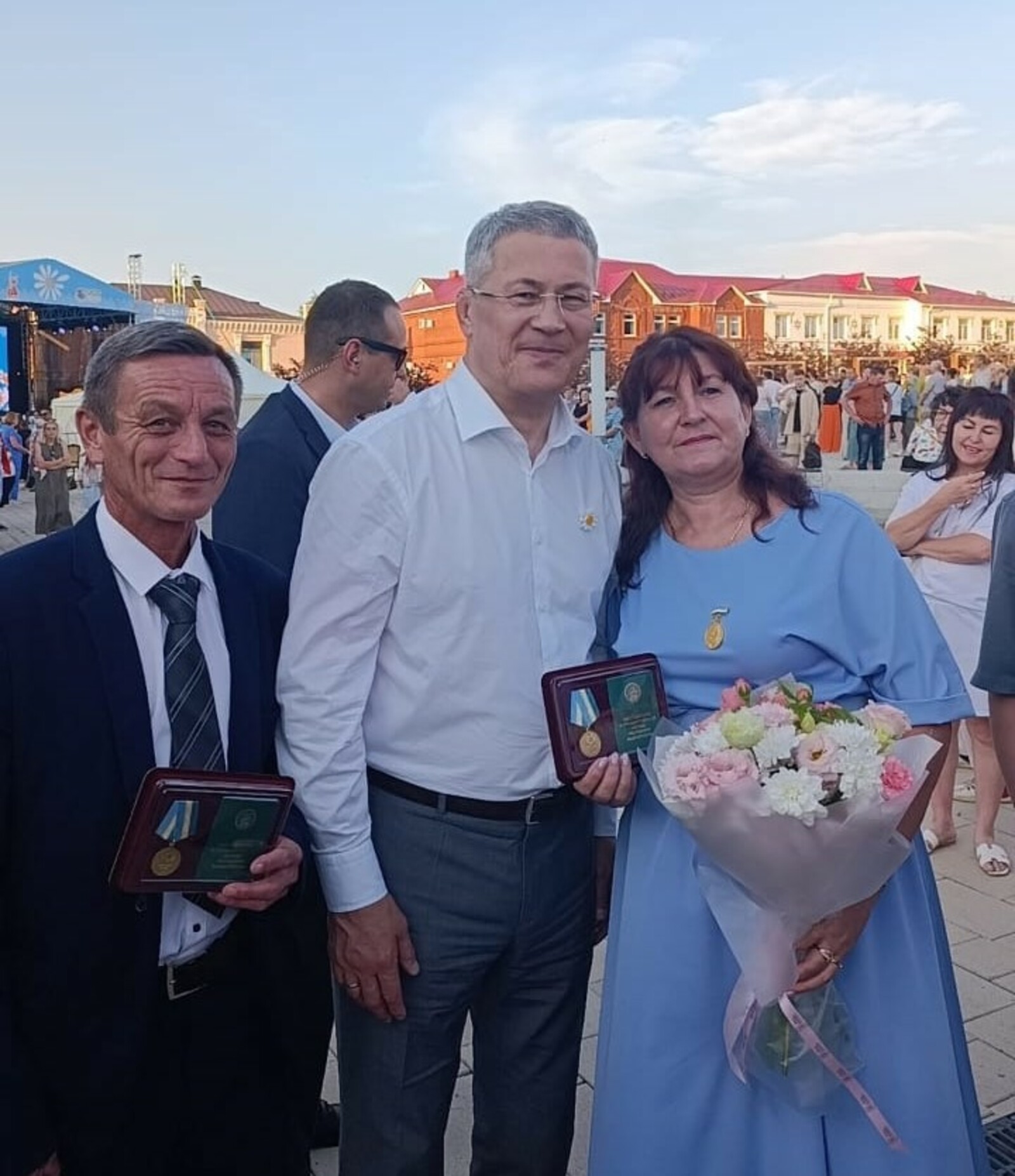 Радий Хабиров вручил государственные награды семьям Башкирии