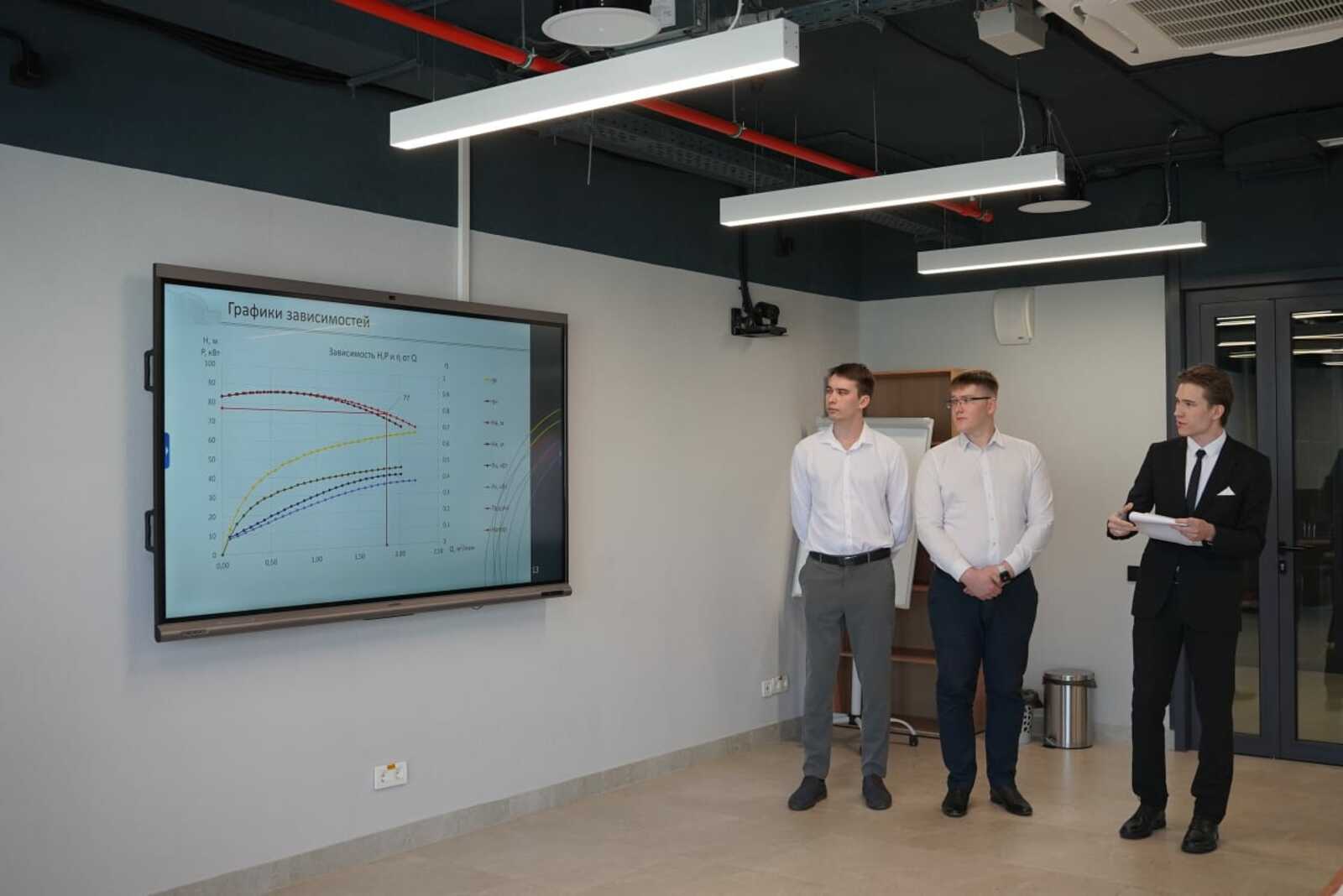 Первые магистры Евразийской политехнической школы защитились в кампусе