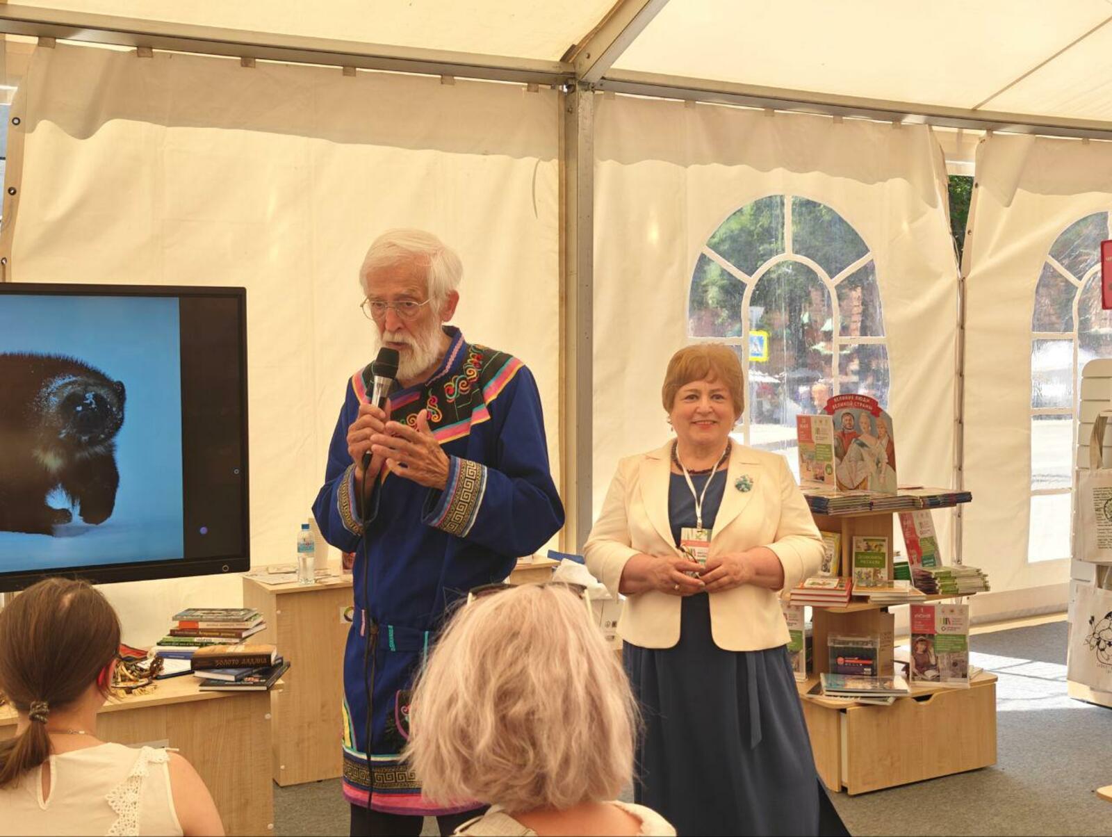 Писатель из Туймазов встретился с читателями на «Китап-Байрам»