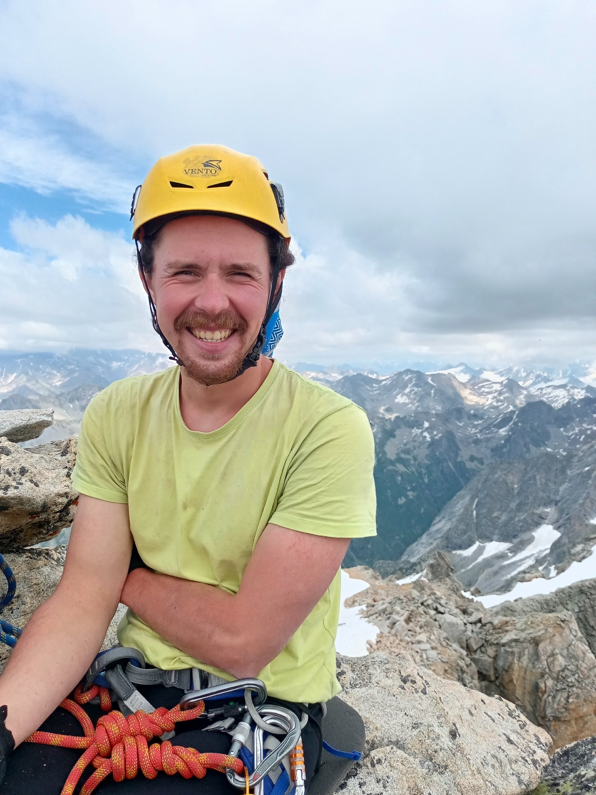 В Туймазах простились с альпинистом, погибшим в горах Северной Осетии