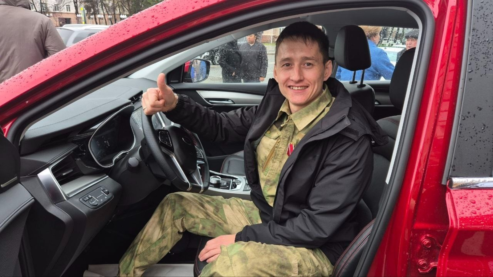 Ветеран СВО в Туймазах получил автомобиль с ручным управлением