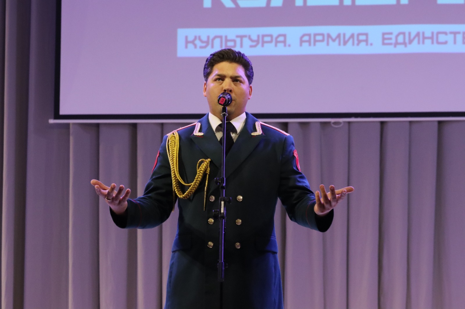 В Октябрьском военные музыканты рассказали, чем им нравится башкирский зритель