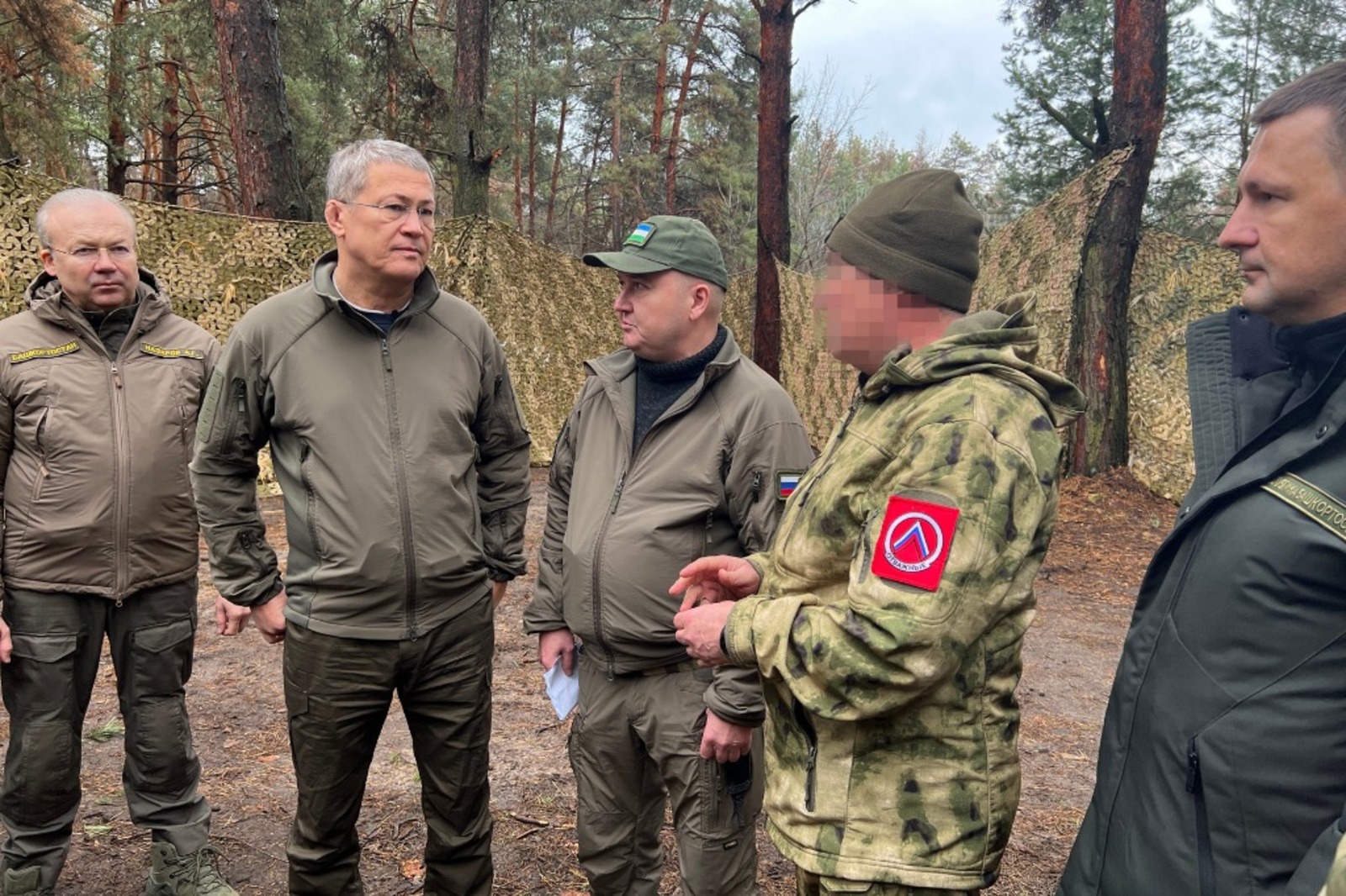 Радий Хабиров встретился на Донбассе с военнослужащими полка «Башкортостан»