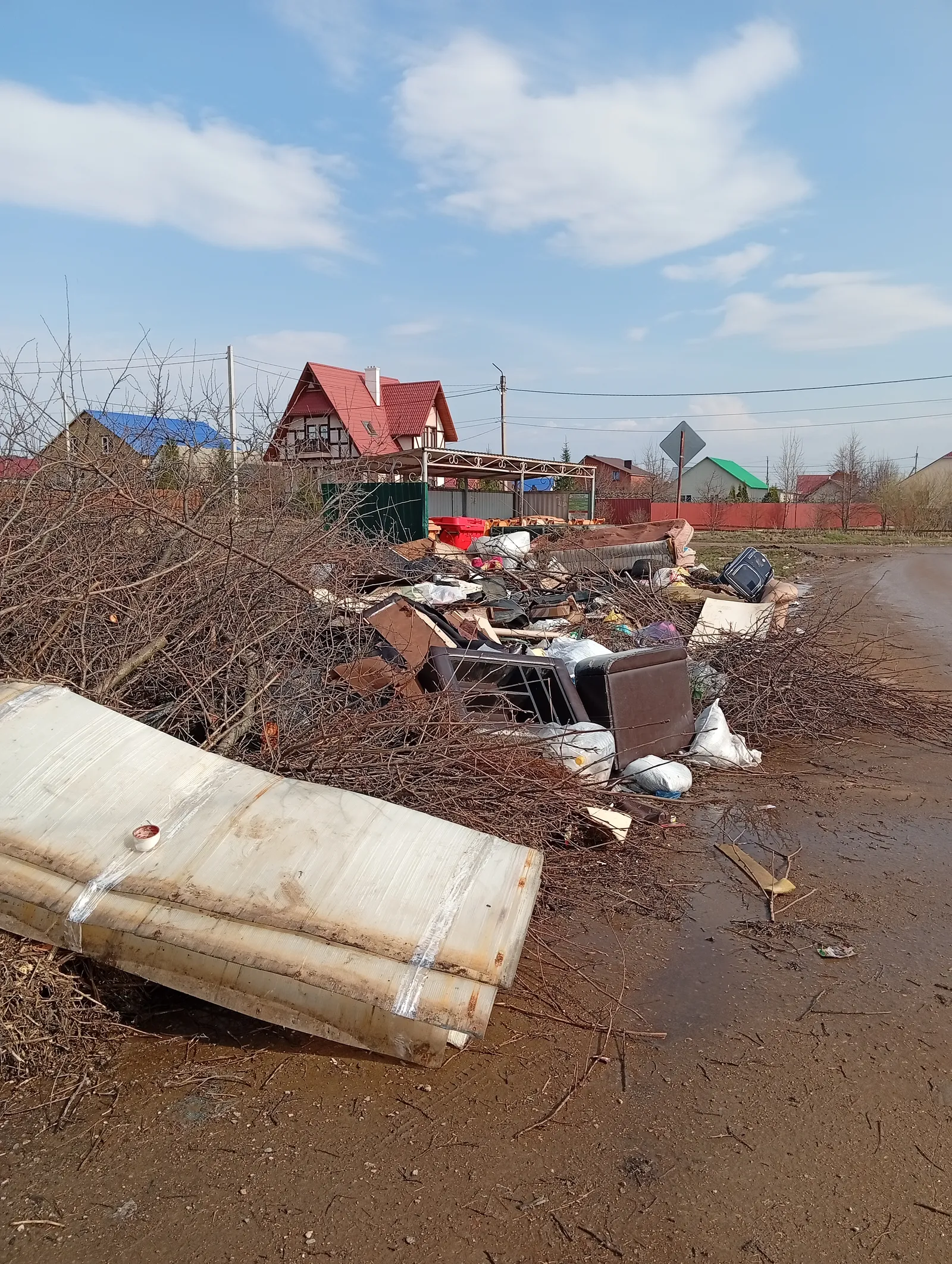 В Туймазах жители пожаловались на несанкционированную свалку