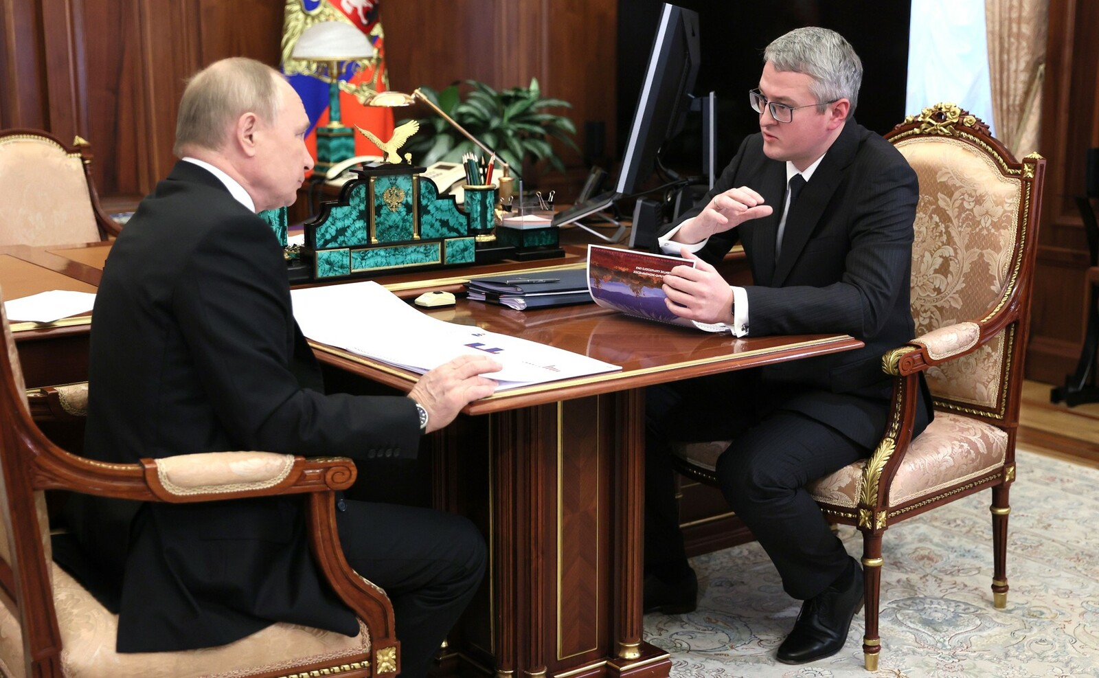 Путин провел рабочую встречу с губернатором Камчатского края