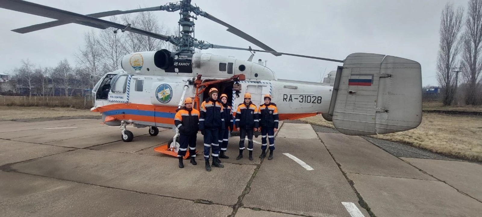 В Башкирии спасатели учатся беспарашютному десантированию