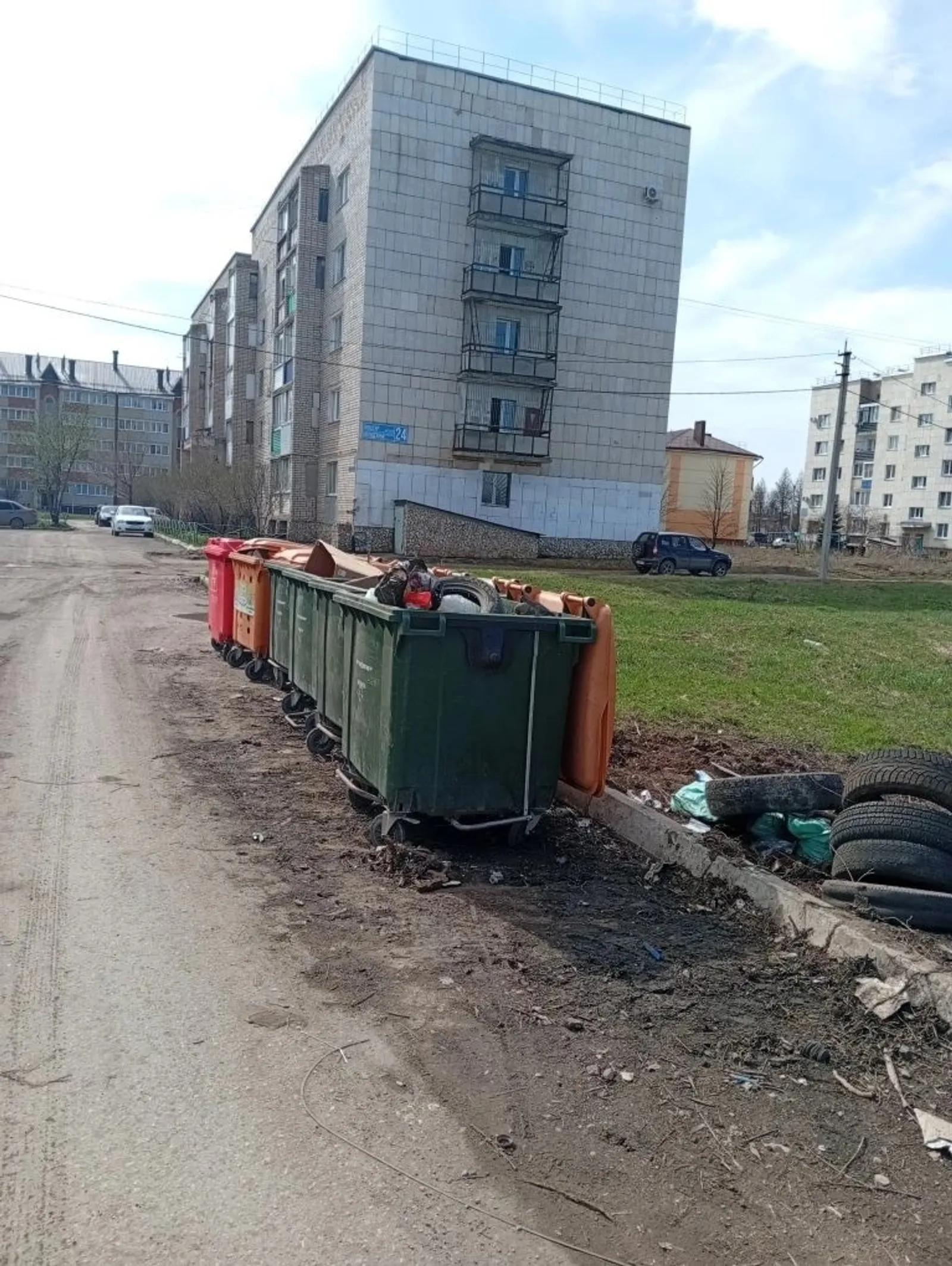 В Туймазах жители двух микрорайонов спорят из-за контейнерной площадки