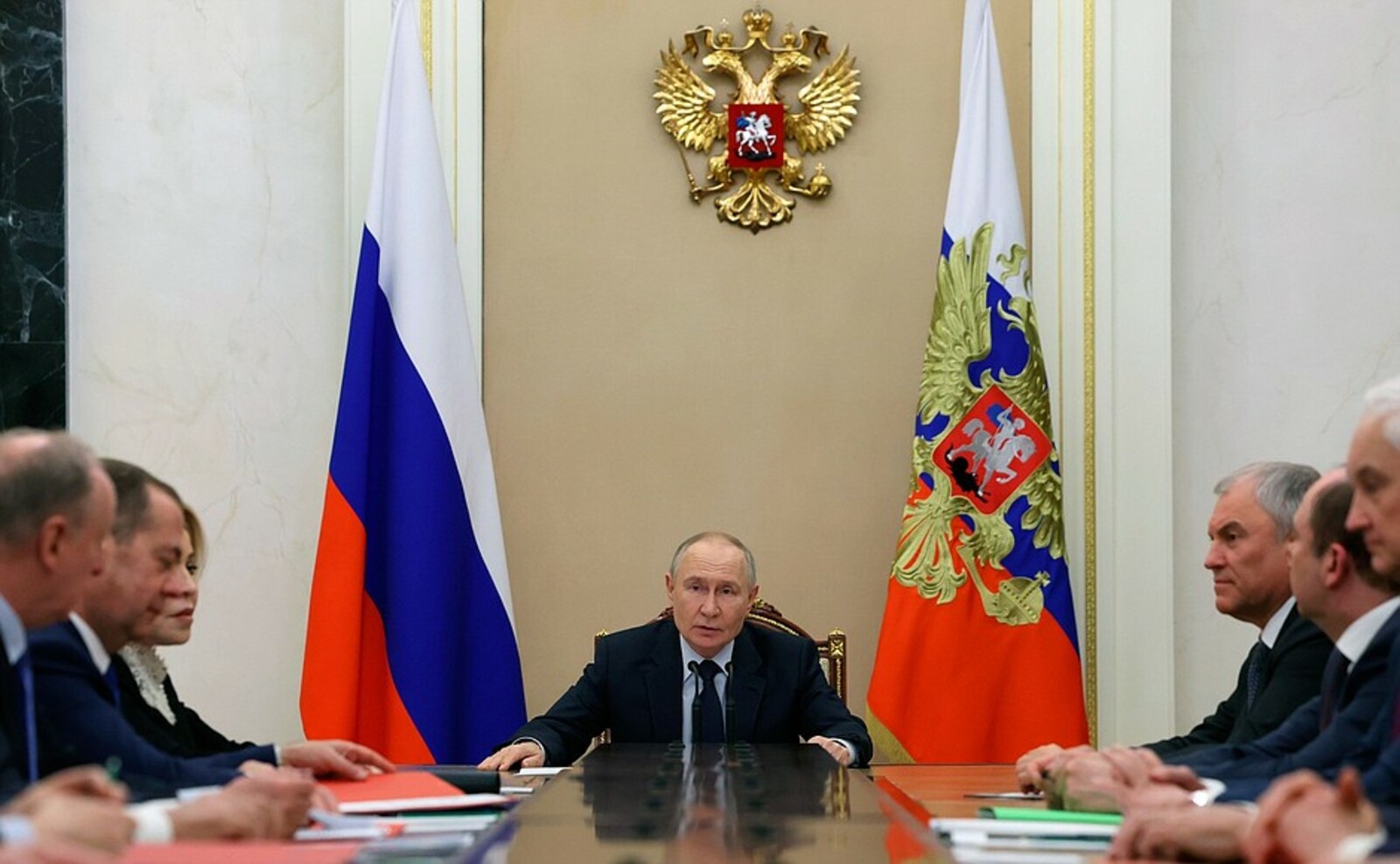 Путин провел совещание с постоянными членами Совета Безопасности