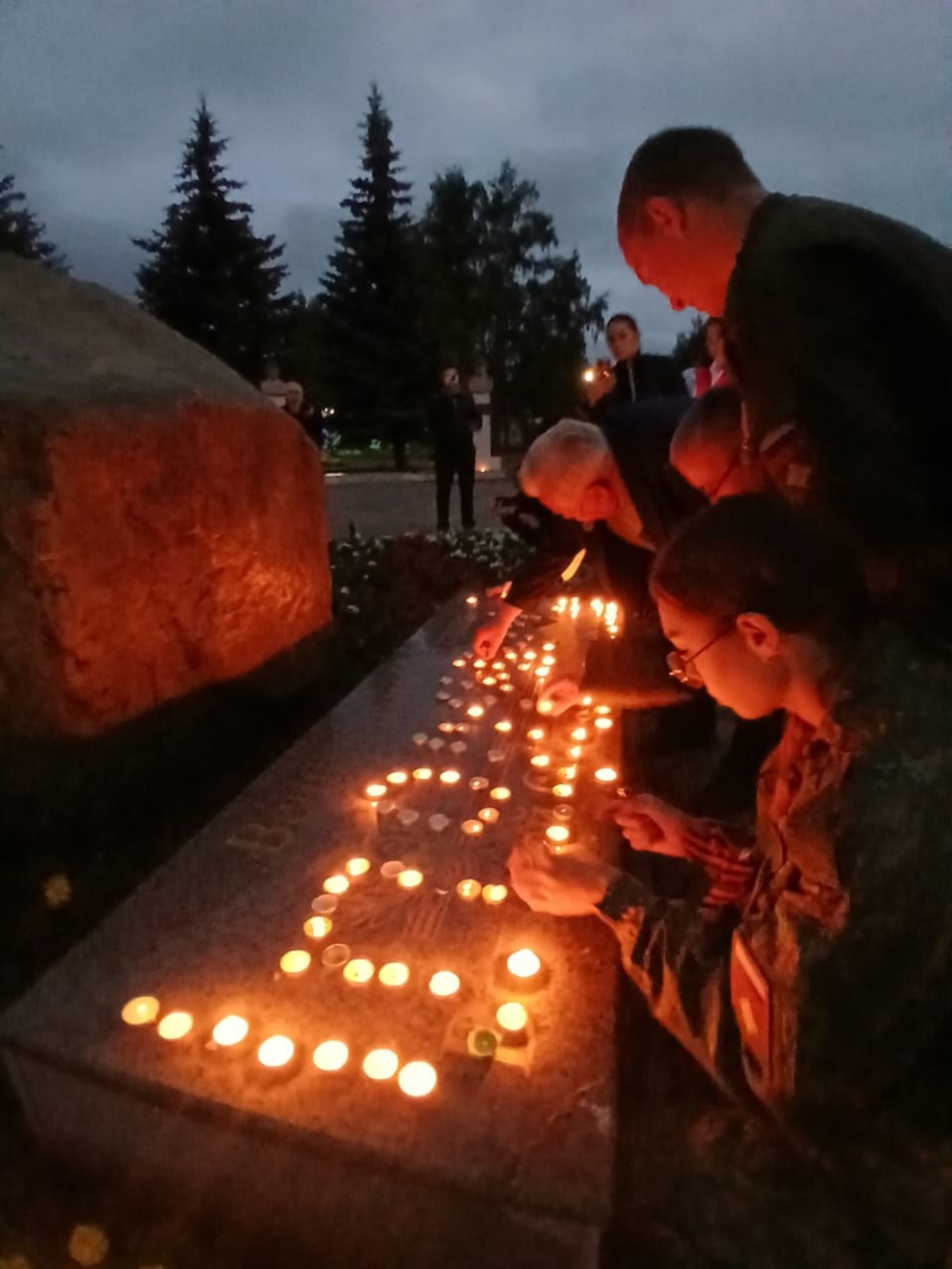 В Туймазах зажгли свечу памяти
