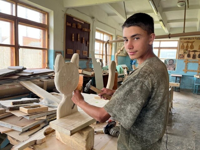 В Башкирии воспитанники спецшколы мастерят арт-объекты