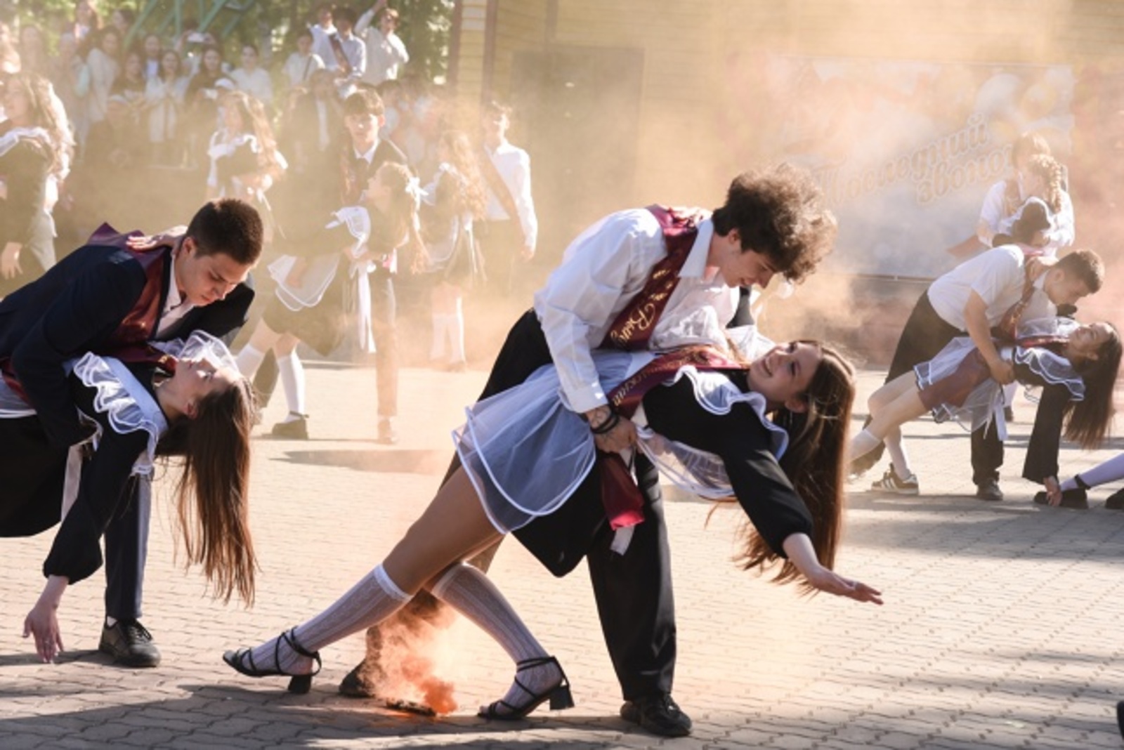 В Туймазах стали известны победители фестиваля выпускных вальсов