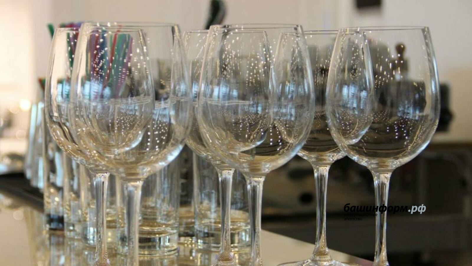 В Башкирии взяли под контроль продажу алкоголя в летних кафе