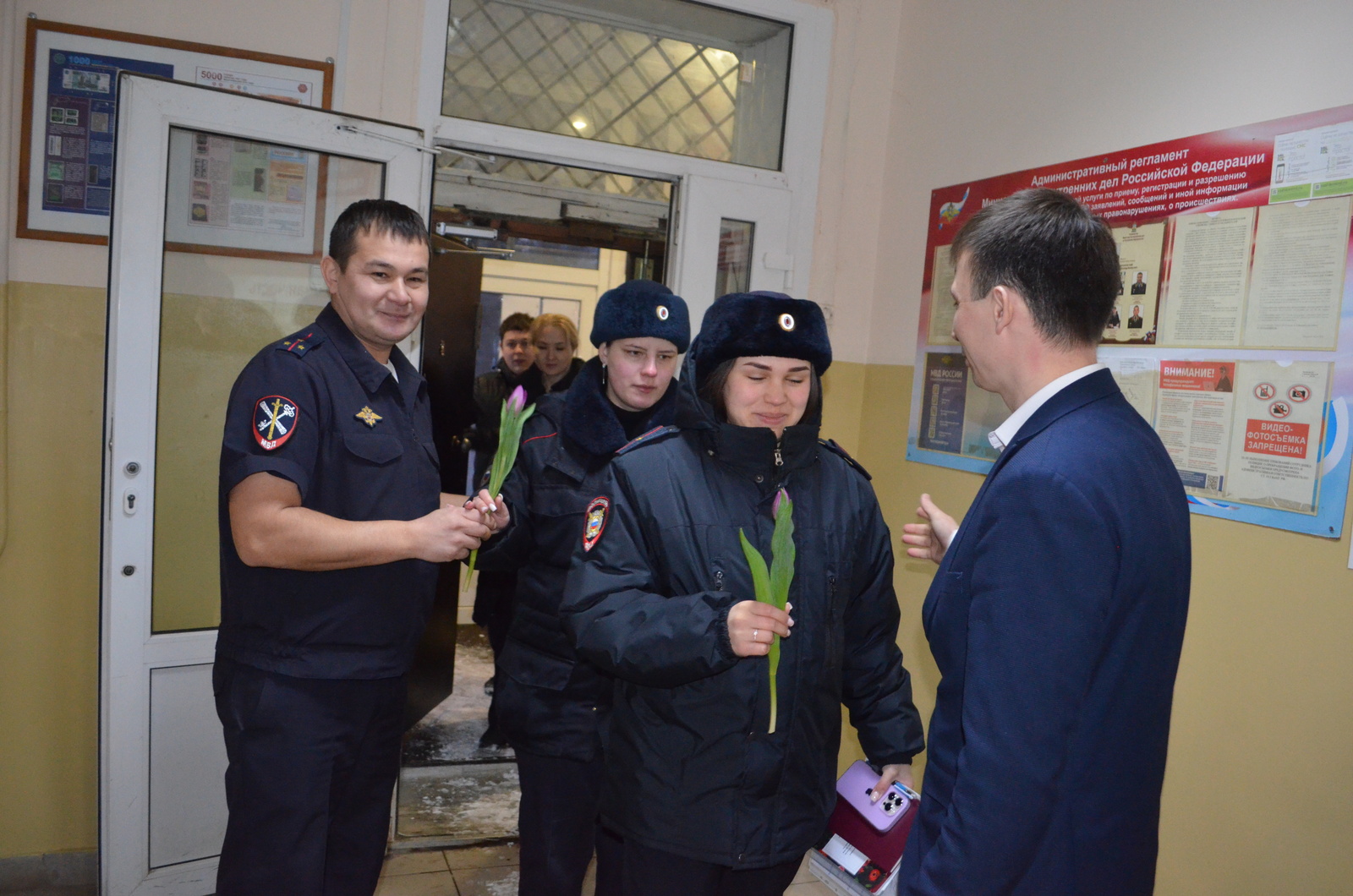 В Отделе МВД России по Туймазинскому району поздравили женщин с праздником