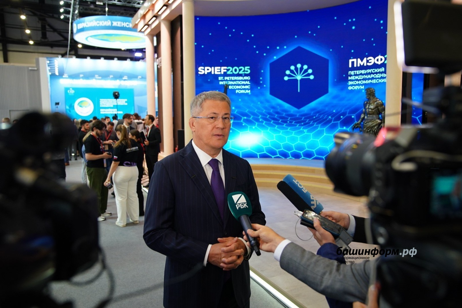 Радий Хабиров объяснил третье место Башкирии в рейтинге инвестпривлекательности